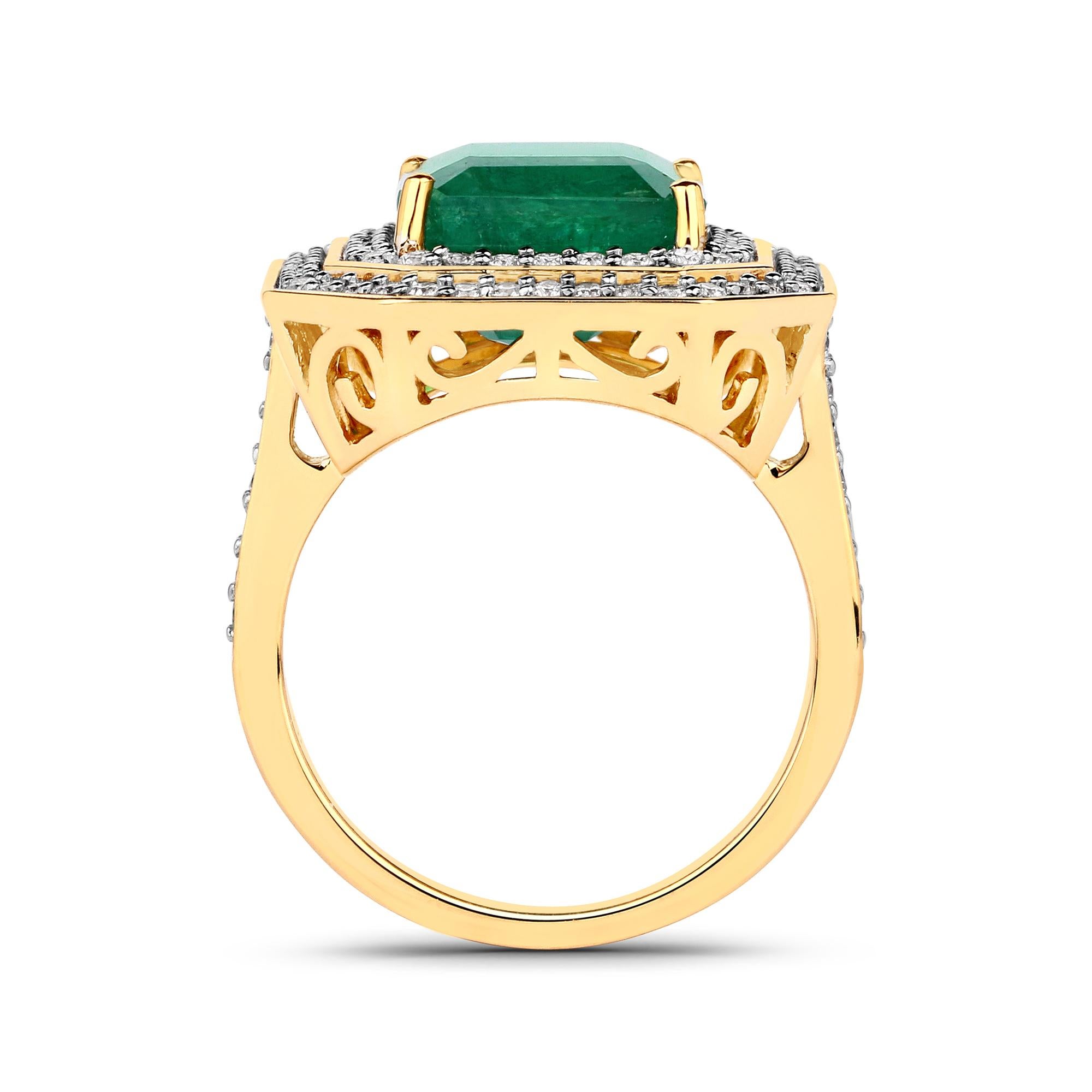 Contemporary 7.00 Carat Brazilian Emerald and Diamond 18 Karat Yellow Gold Cocktail Ring For Sale