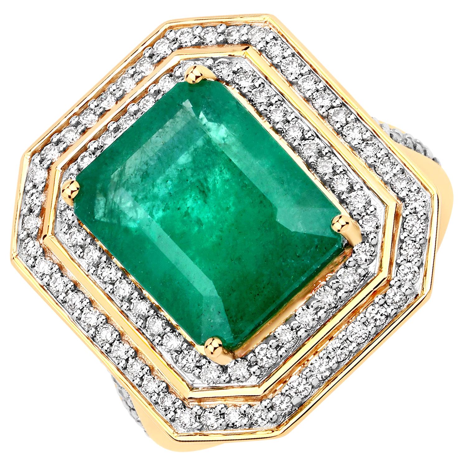 7.00 Carat Brazilian Emerald and Diamond 18 Karat Yellow Gold Cocktail Ring For Sale