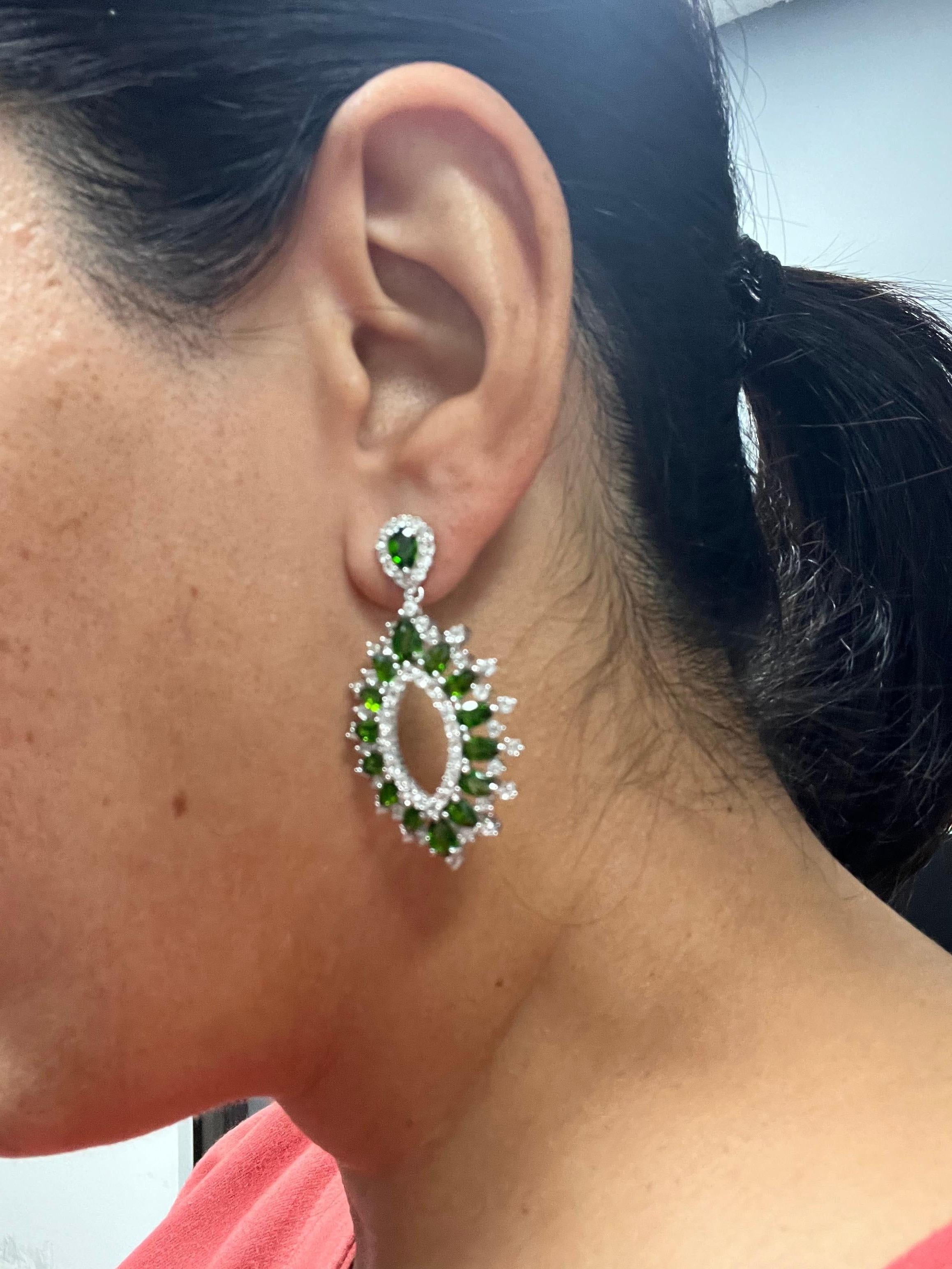 7.00 Carat Chrome Diopside White Topaz Silver Earrings In New Condition For Sale In Los Angeles, CA