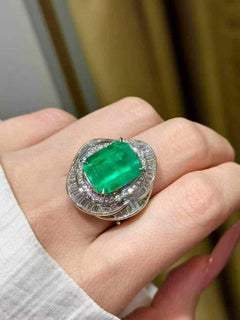 Colombian Muzo Emerald 7.00ct & Diamond Cocktail Ring in Platinum