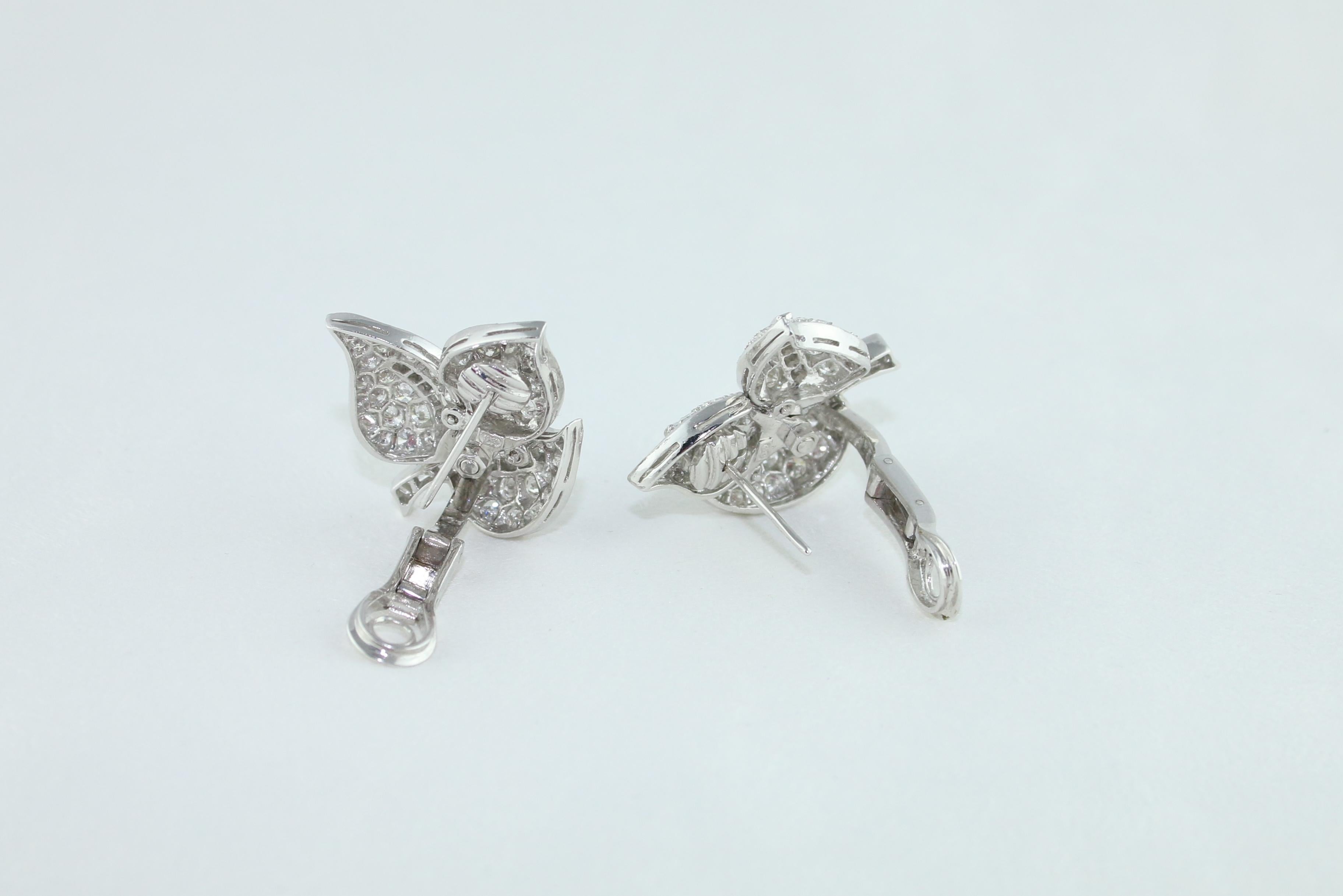 7.00 Carat Diamond Leaf Clip / Post Gold Earrings In New Condition For Sale In New York, NY