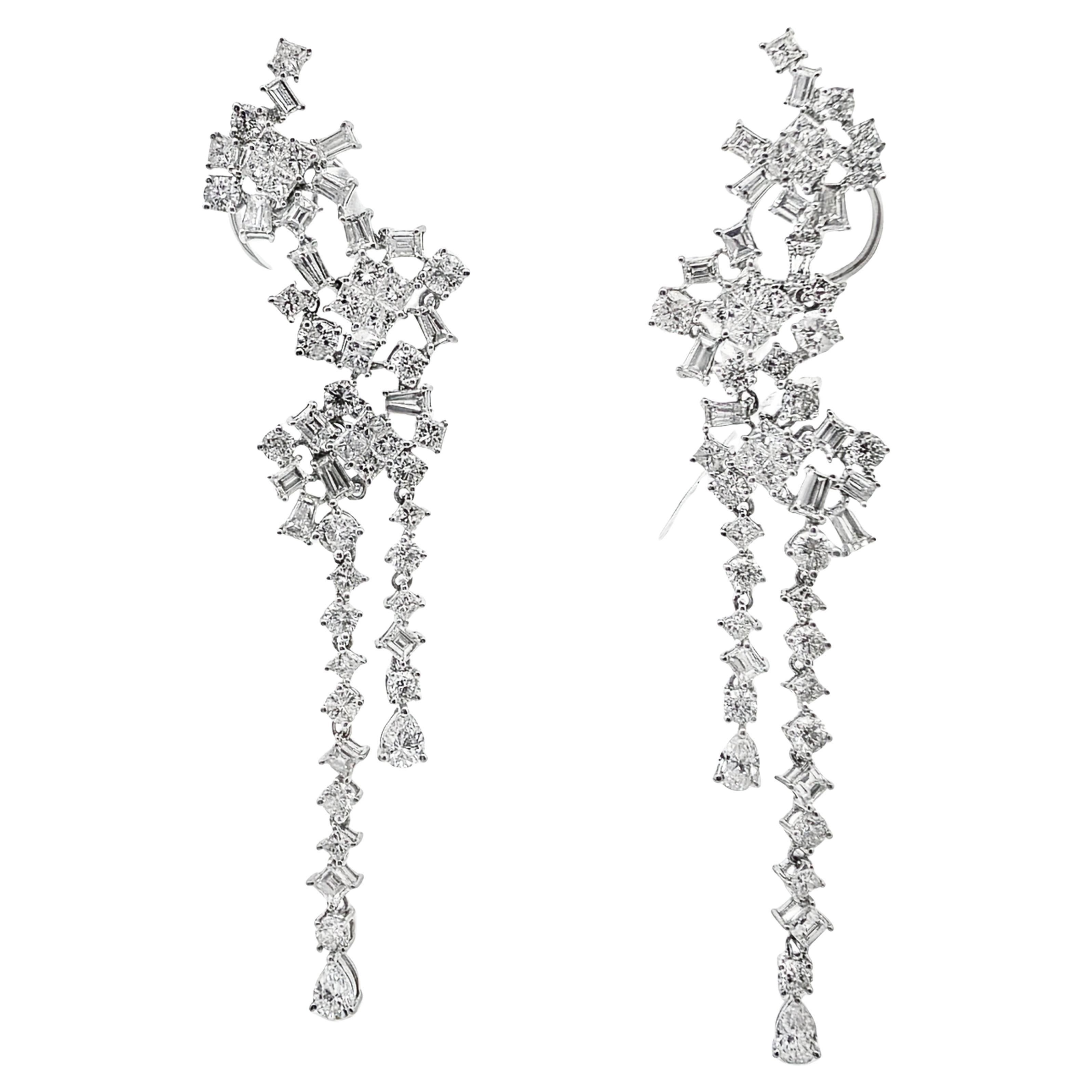 Pendiente largo en forma de gota de 7,00 quilates de oro blanco de 18 quilates y diamante blanco