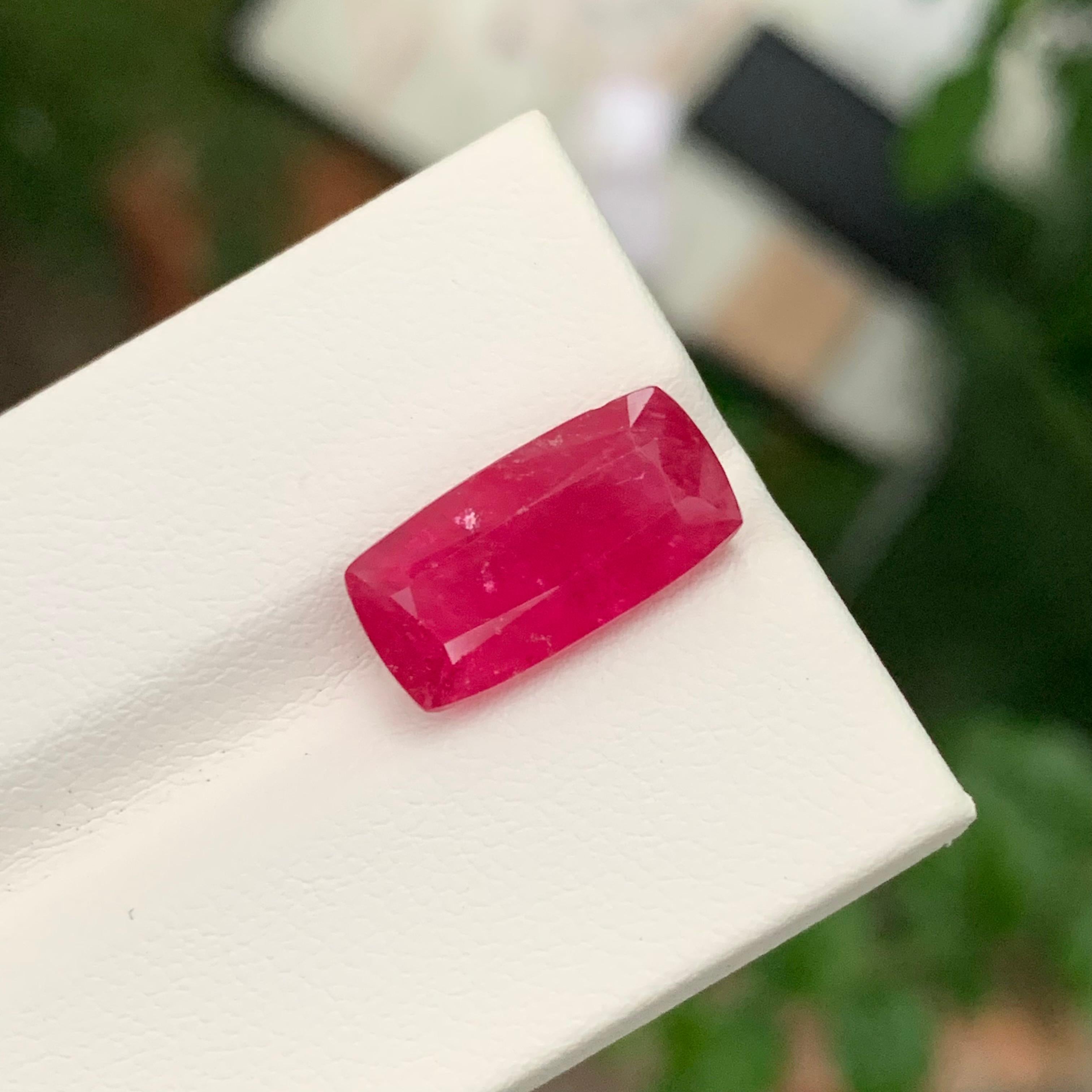 Baguette Cut 7.00 Carat Glamorous Faceted Rubellite Tourmaline Can-Shape Gemstone For Sale