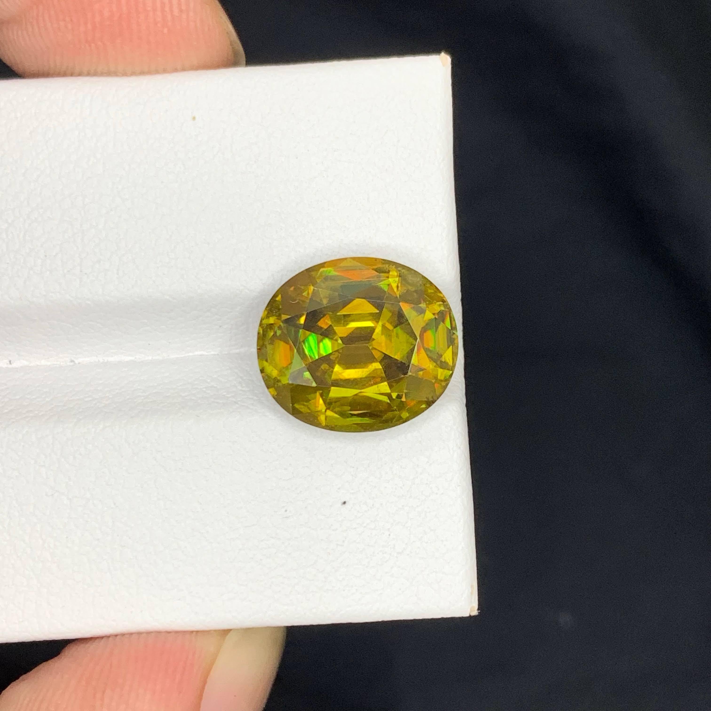 7,00 Karat natürlicher loser Feuereffekt Sphene Stein Ovalschliff Madagaskars Edelstein im Zustand „Neu“ im Angebot in Bangkok, TH