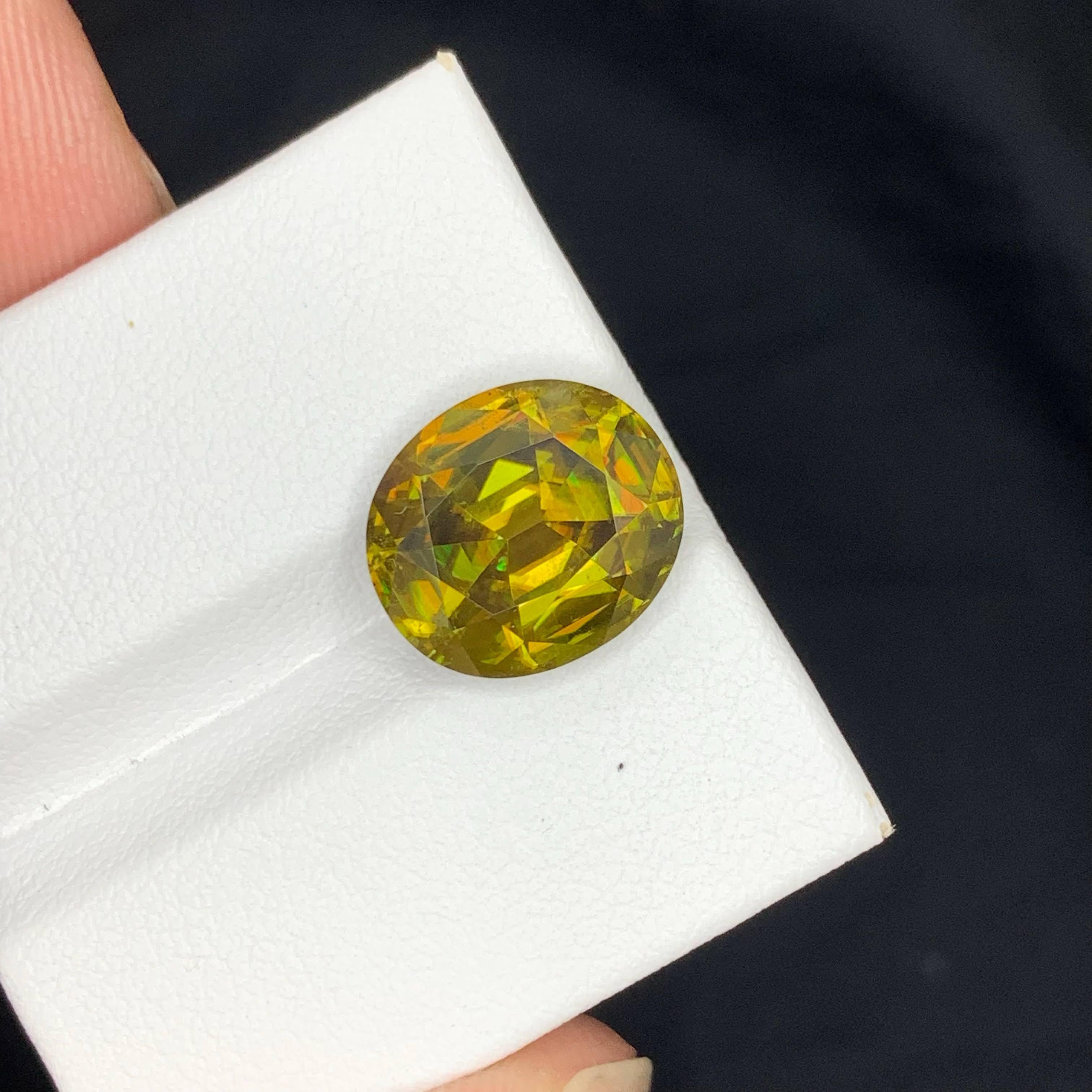 7,00 Karat natürlicher loser Feuereffekt Sphene Stein Ovalschliff Madagaskars Edelstein im Angebot 1