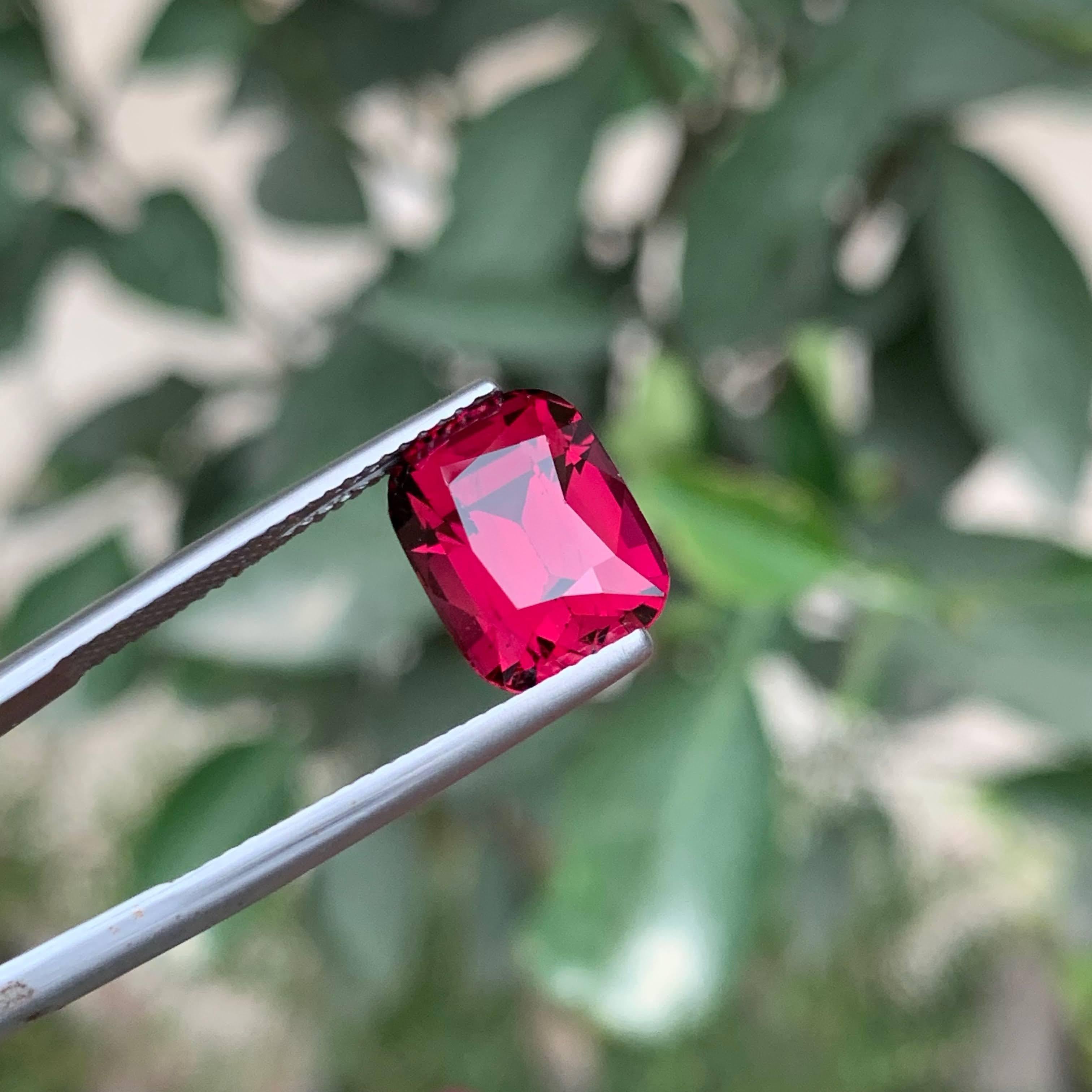 7.00 Carati di granato rosso rosato naturale sfuso Pietra africana tagliata a cuscino In condizioni Nuovo in vendita a Bangkok, TH