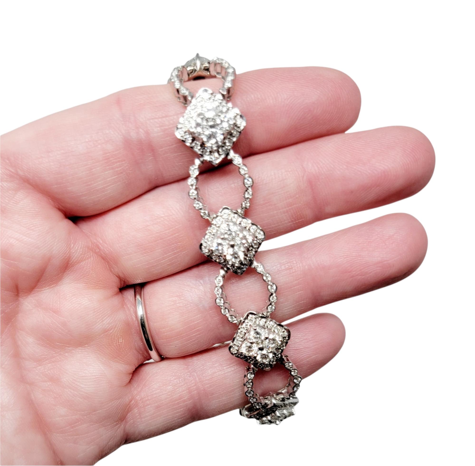 Bracelet à maillons alternés orné de diamants ronds naturels de 7,00 carats en or blanc en vente 9