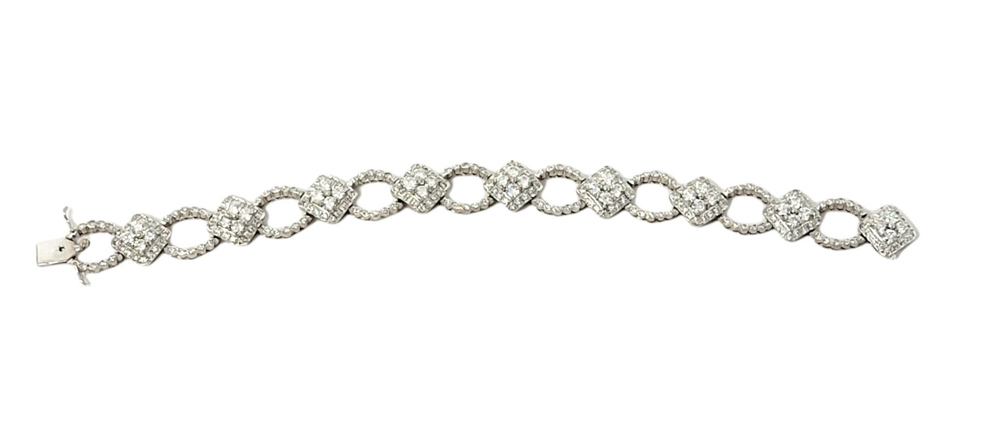 Taille ronde Bracelet à maillons alternés orné de diamants ronds naturels de 7,00 carats en or blanc en vente