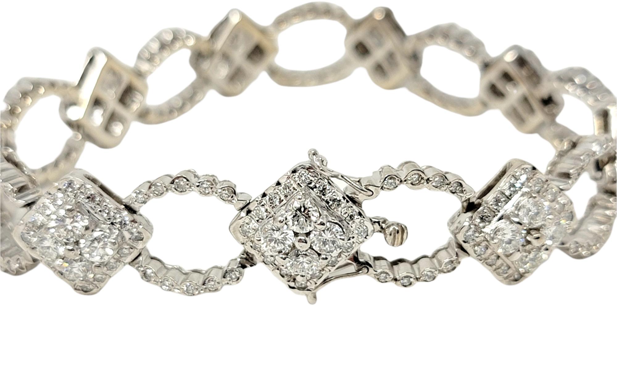 Bracelet à maillons alternés orné de diamants ronds naturels de 7,00 carats en or blanc en vente 3