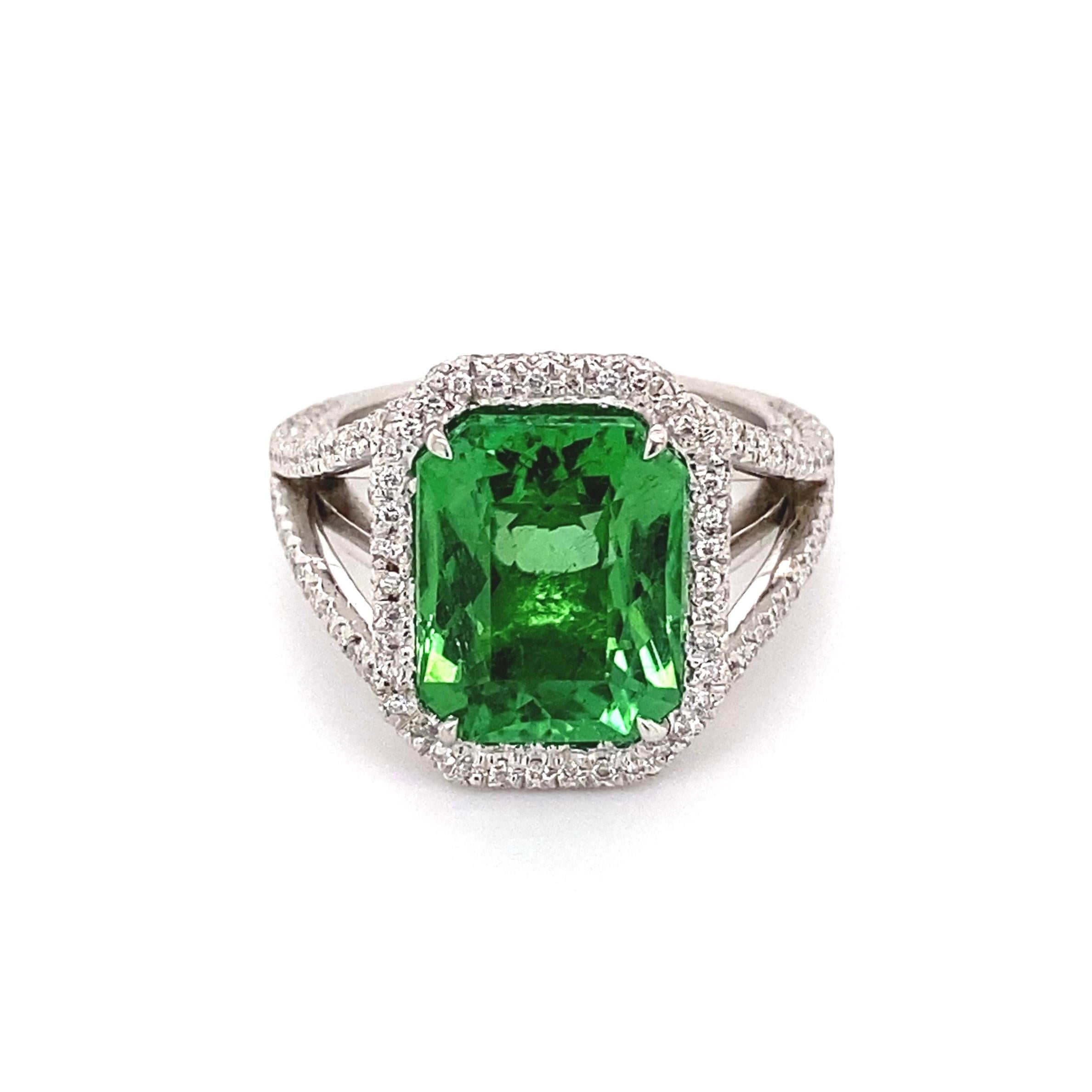 6.00 Carat Green Paraiba Tourmaline Diamond Platinum Ring Estate Fine Jewelry In Excellent Condition For Sale In Montreal, QC