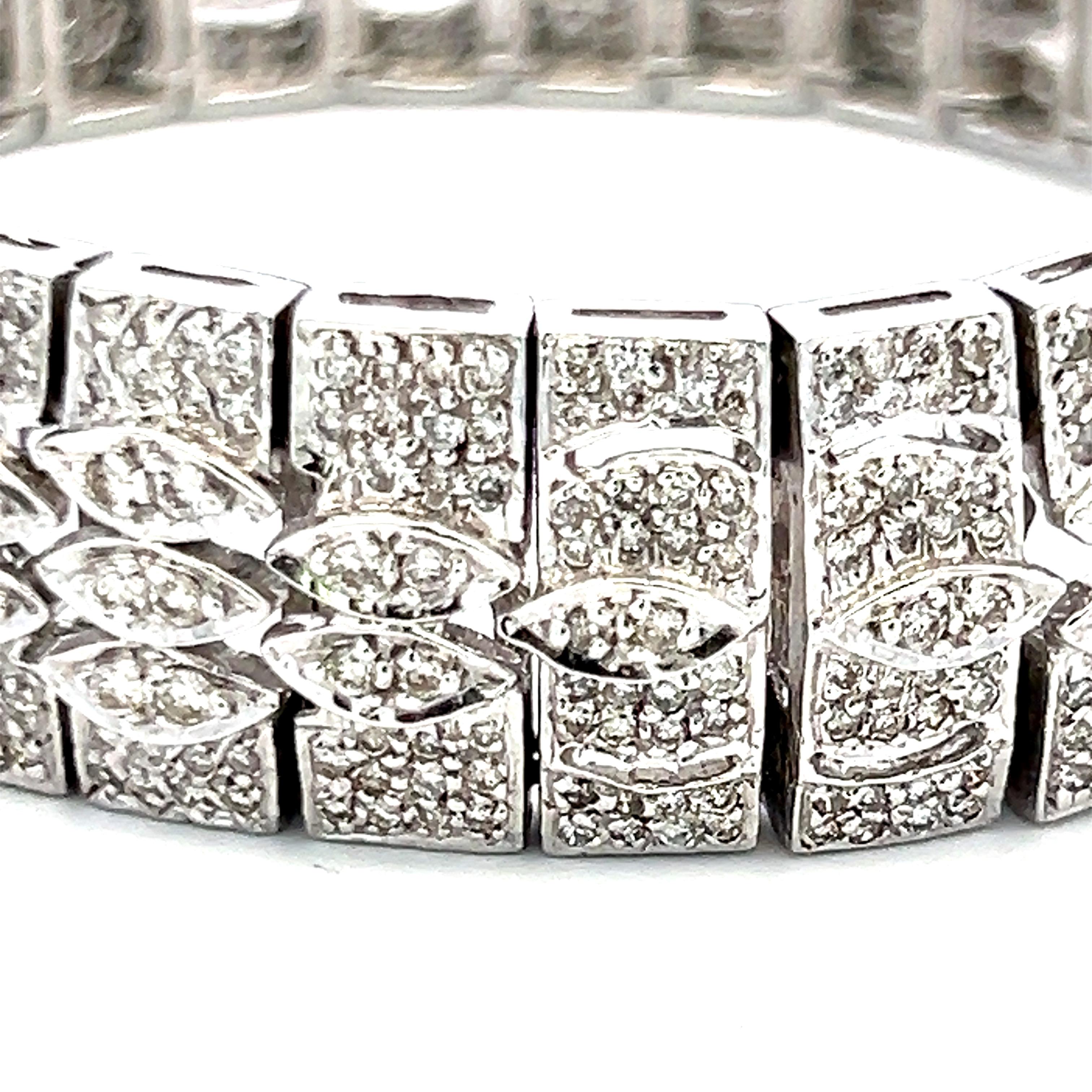 Brilliant Cut 7.00 Carat Round Brilliant Diamond 14 Karat White Gold Art-Deco Bracelet For Sale