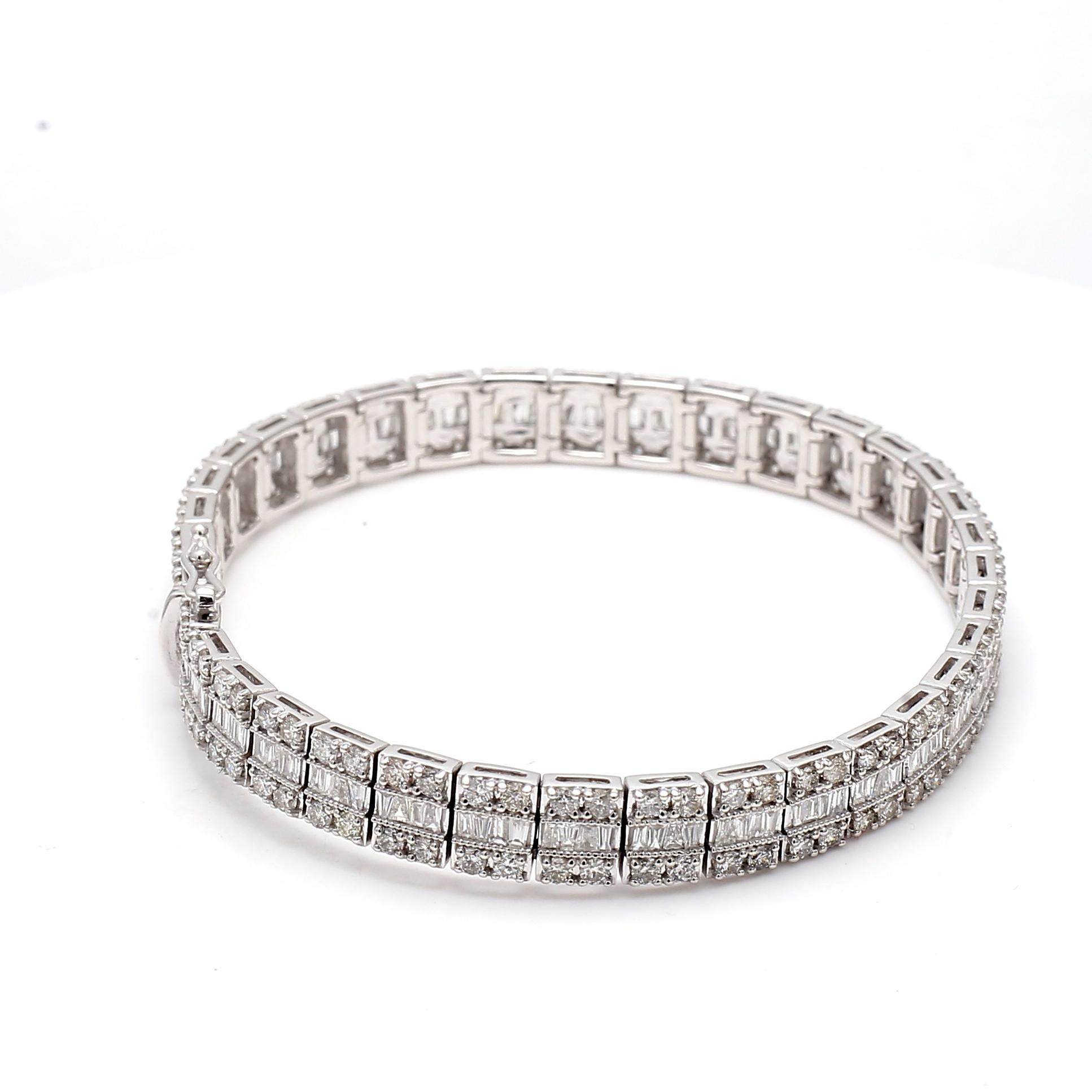 Taglio brillante 7,00 carati di diamante tondo brillante J VS2 in oro bianco 14 carati Bracciale da Tennis in vendita