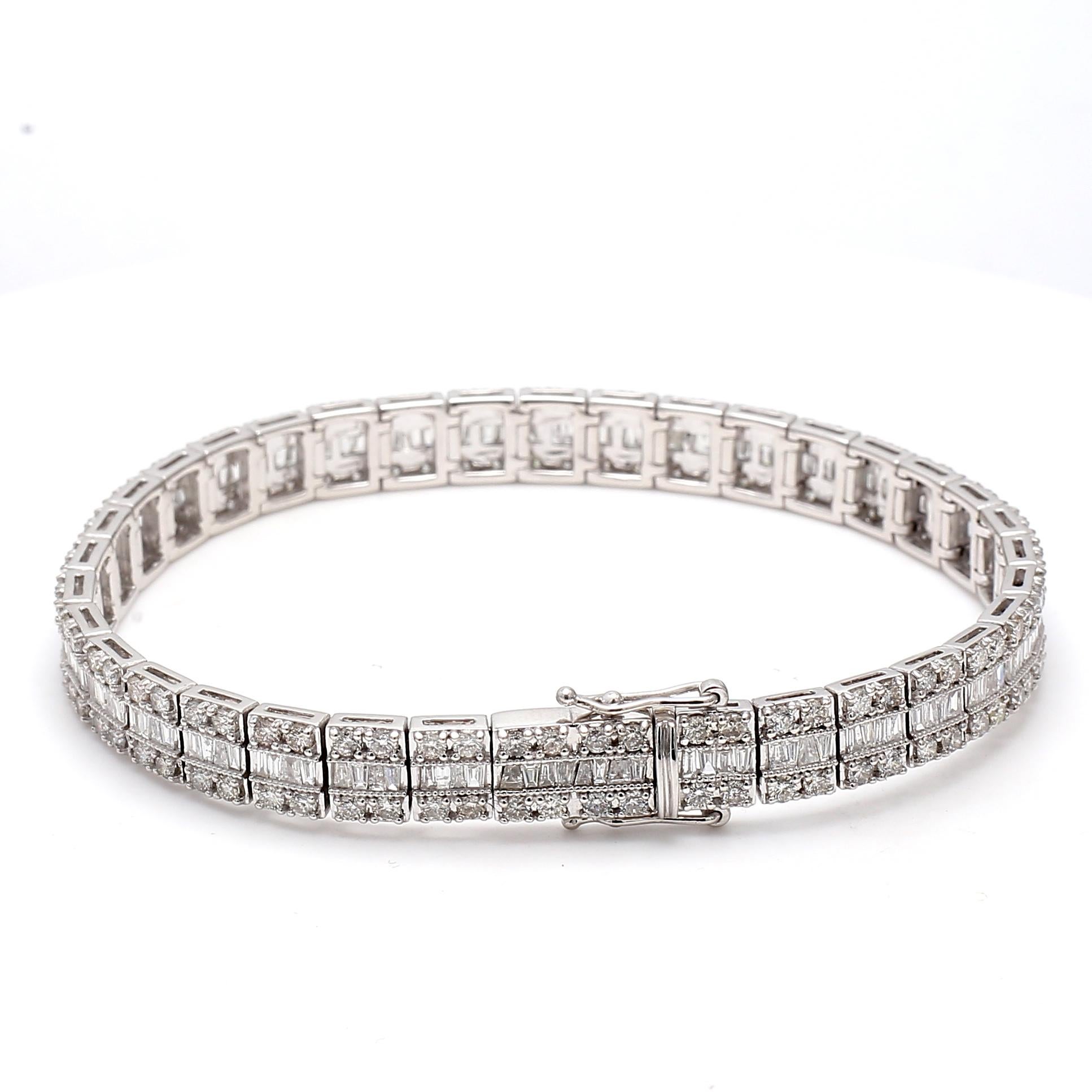 Donna 7,00 carati di diamante tondo brillante J VS2 in oro bianco 14 carati Bracciale da Tennis in vendita