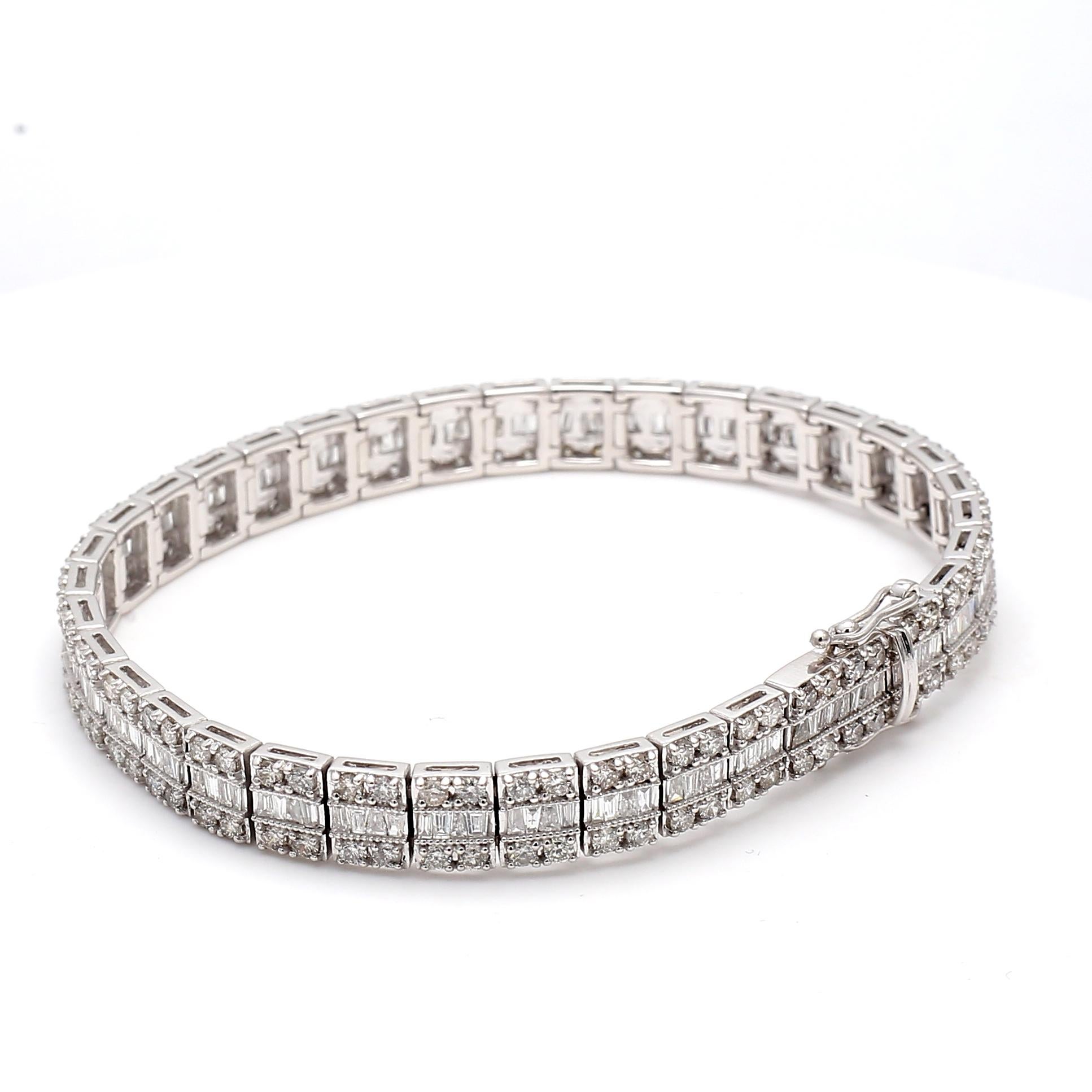 7,00 carati di diamante tondo brillante J VS2 in oro bianco 14 carati Bracciale da Tennis in vendita 1