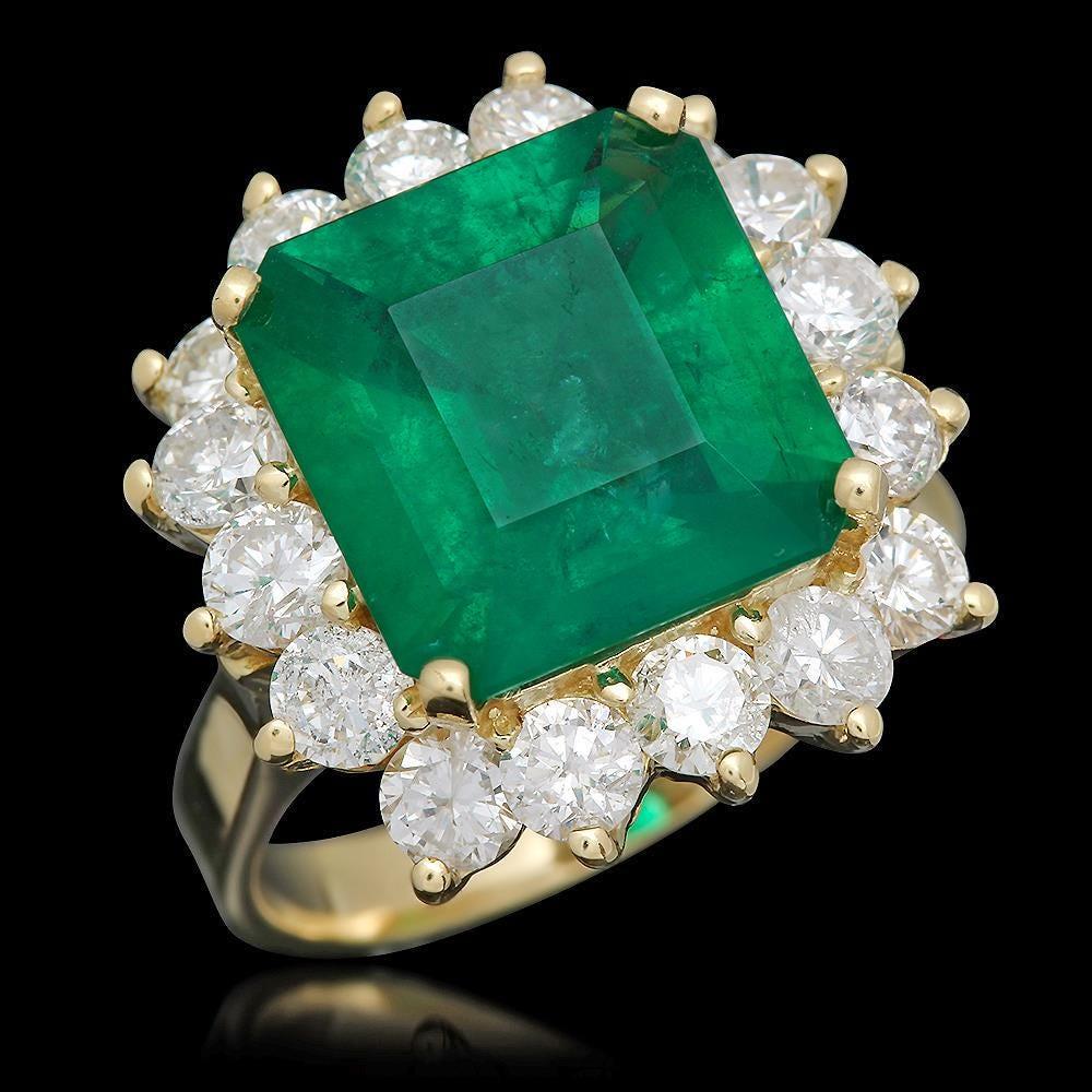 Mixed Cut 7.00 Carats Natural Emerald and Diamond 18K Solid Yellow Gold Ring For Sale