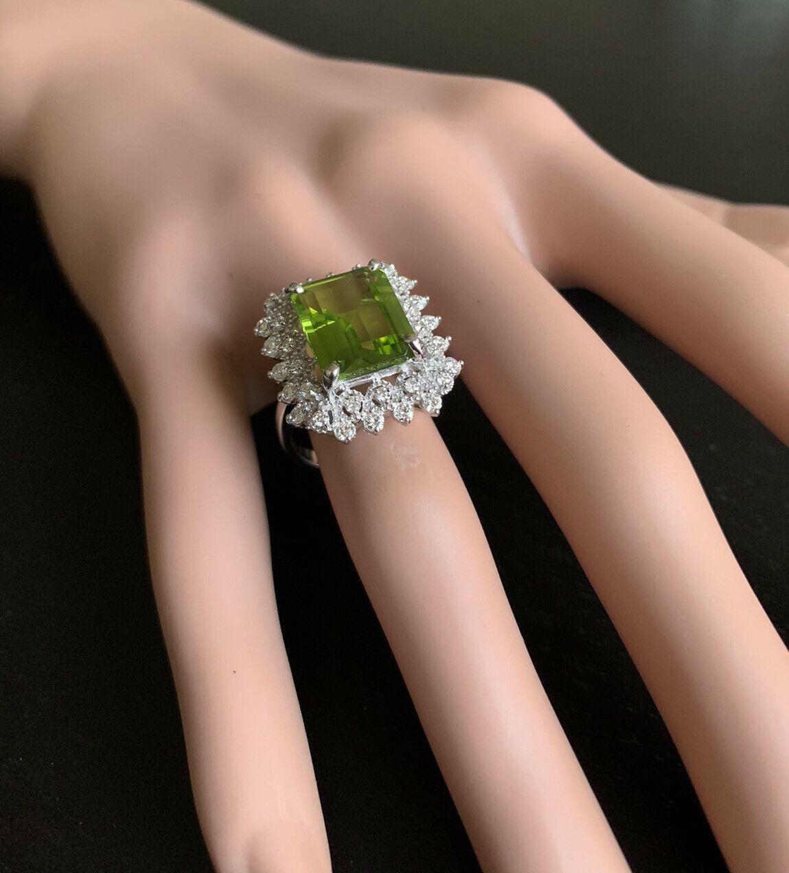 Women's 7.00 Carat Natural Peridot and Diamond 14 Karat Solid White Gold Ring For Sale