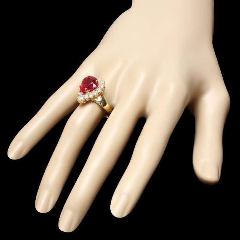 7.00 Carats Natural Red Ruby and Diamond 14K Solid Yellow Gold Ring In New Condition For Sale In Los Angeles, CA