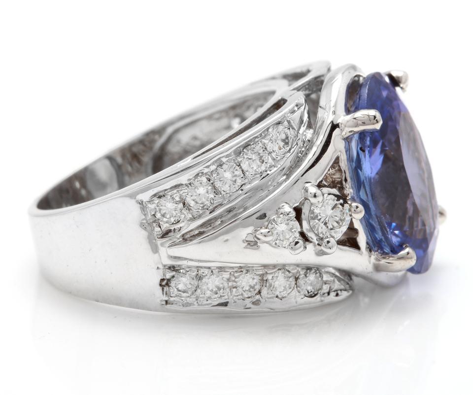 7,00 quilates de tanzanita natural de muy buen aspecto y diamante de oro blanco macizo de 14 quilates Corte oval en venta