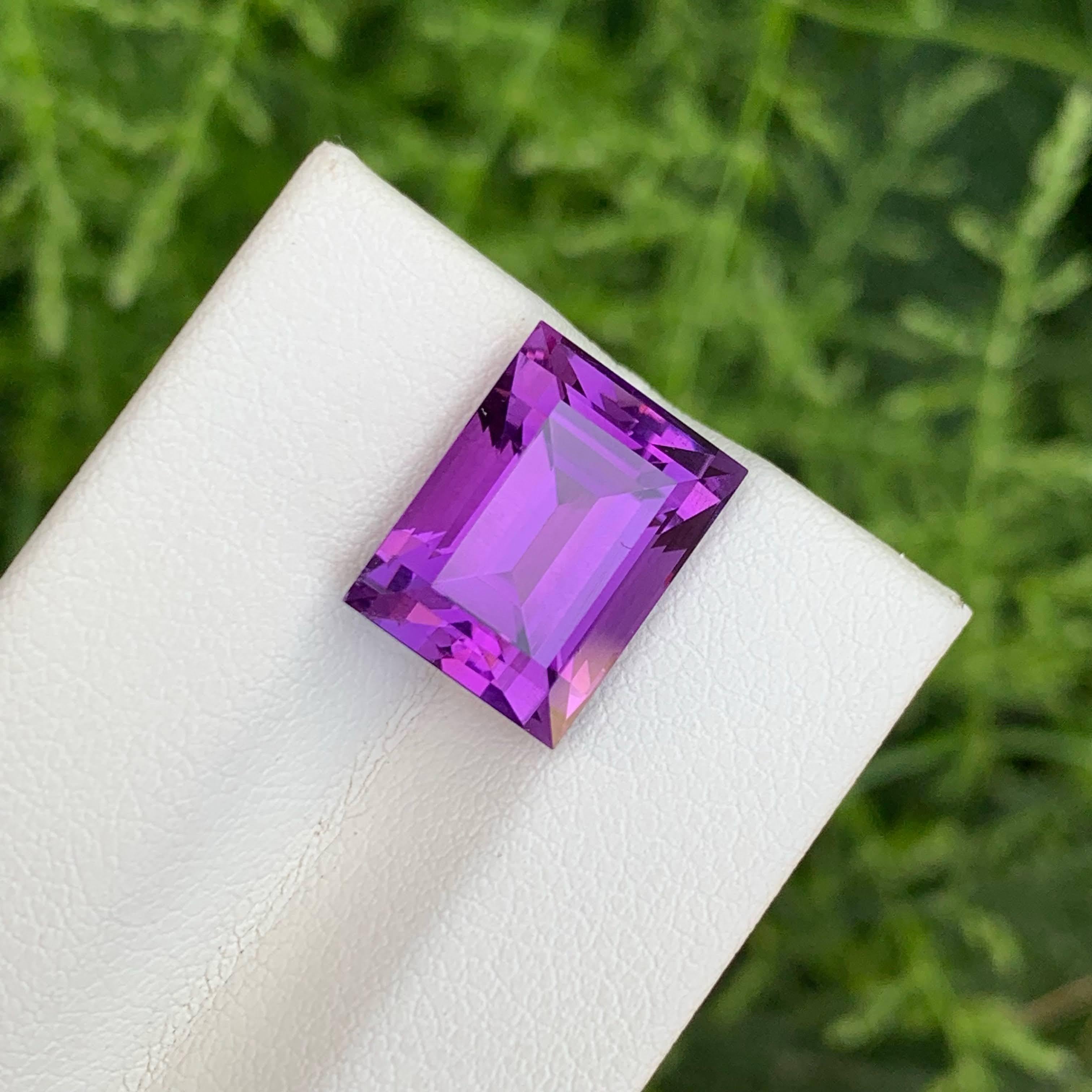 Women's or Men's 7.00 carats Purple Amethyst Stone Baguette Cut Natural Brazilian Gemstone For Sale