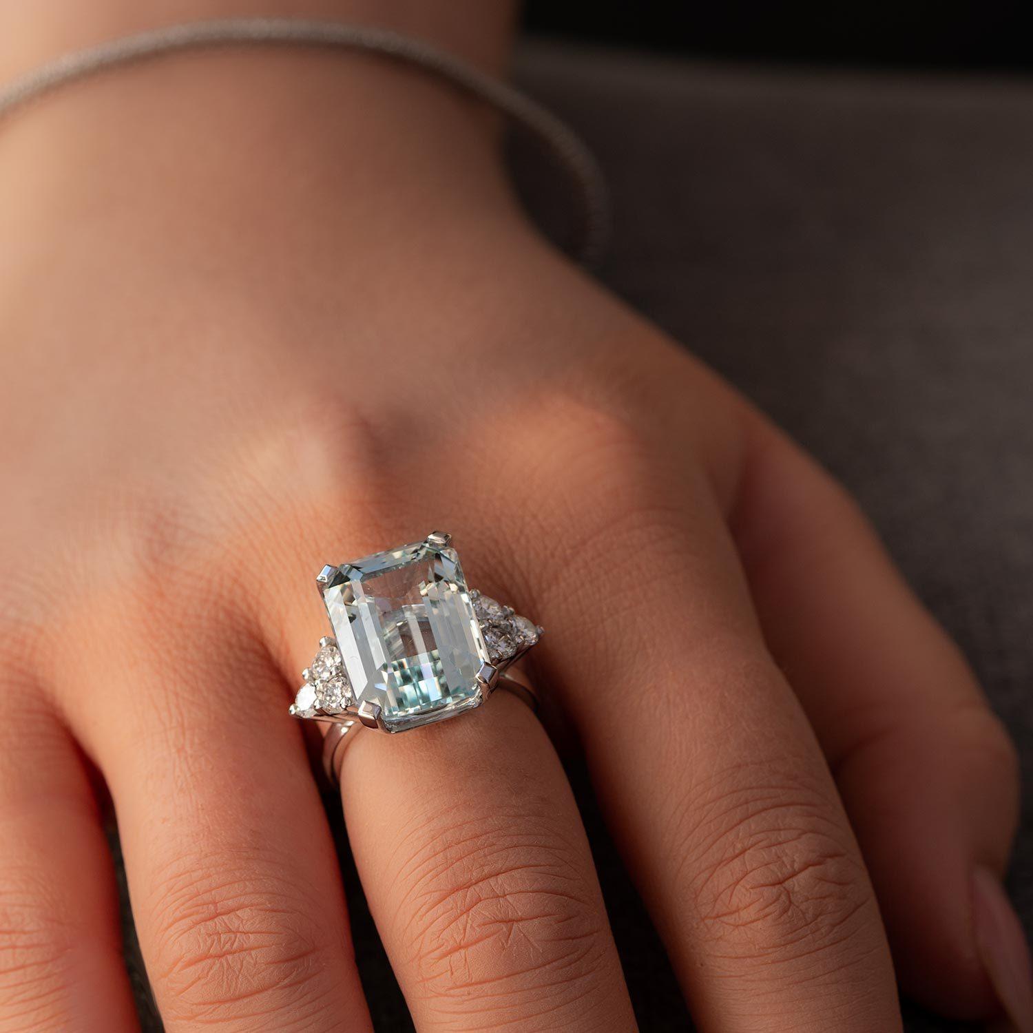 Princess diana aquamarine ring replica. This gorgeous light blue aquamarine ring will impress everyone around you. It features a large emerald 7.00 carat gemstone, adorned with 0.72 carat natural diamonds.

Natural Emerald
Emerald Aquamarine
Carat:
