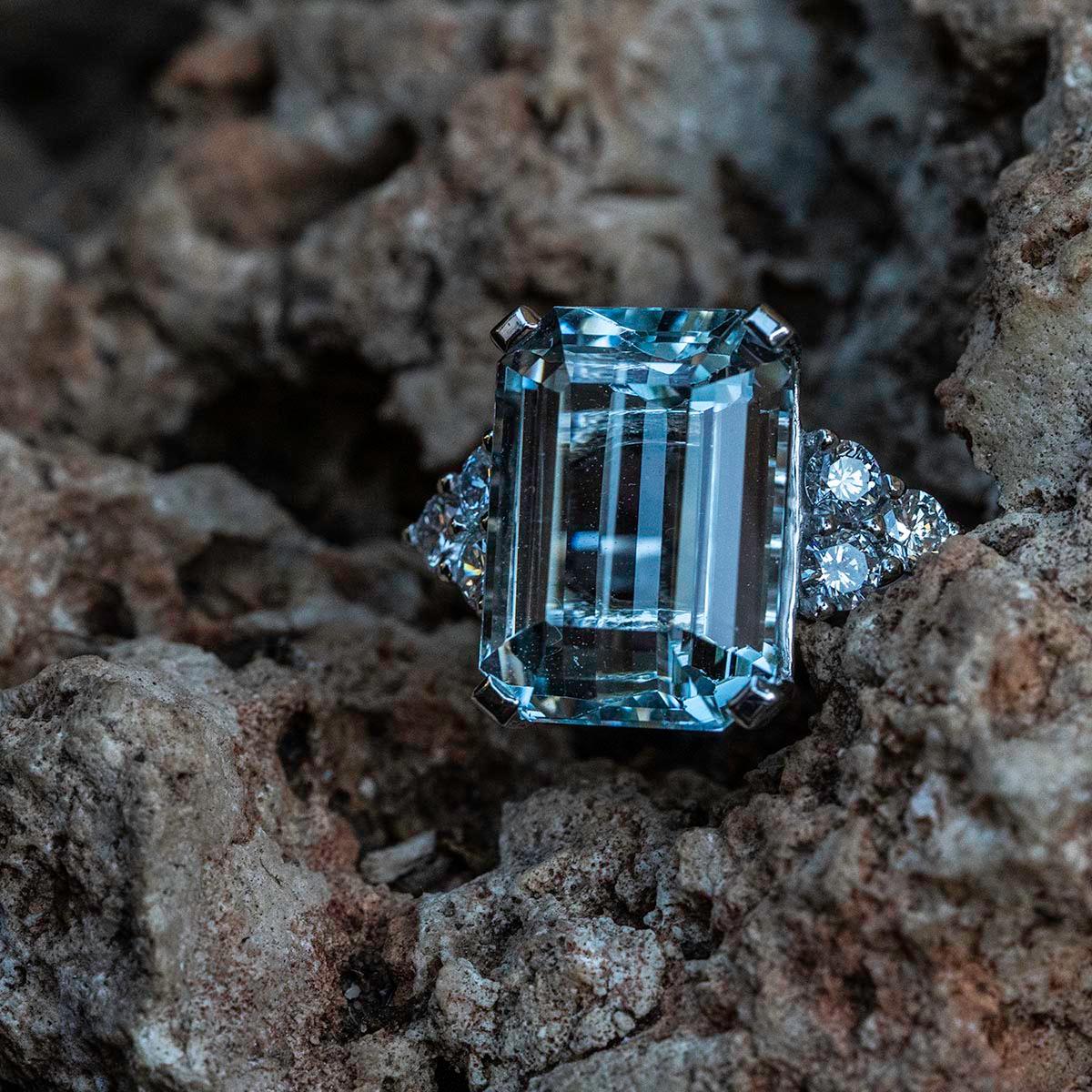 princess diana aquamarine ring carat size