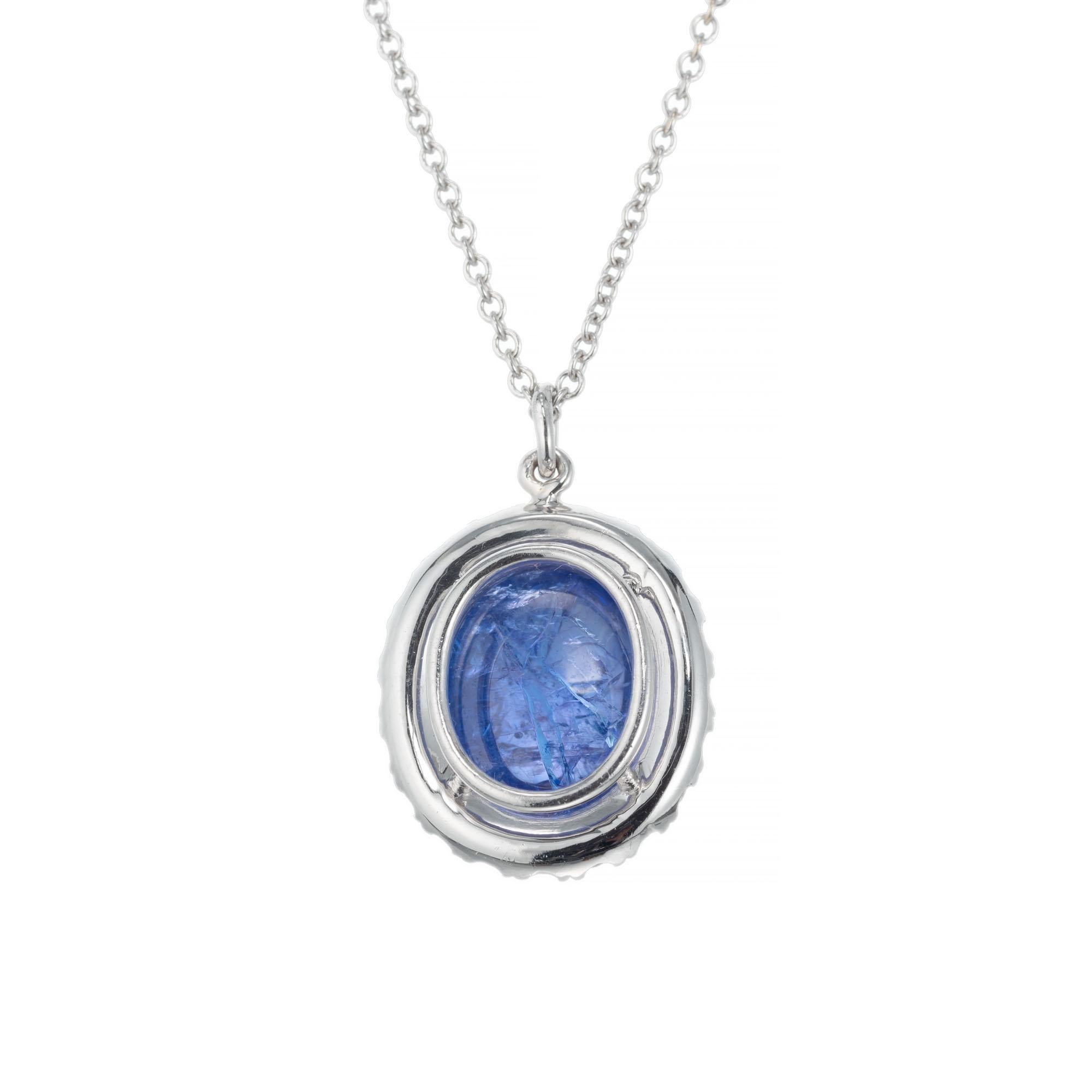 Taille ovale Collier pendentif en or blanc avec halo de diamants et tanzanite de 7,00 carats en vente