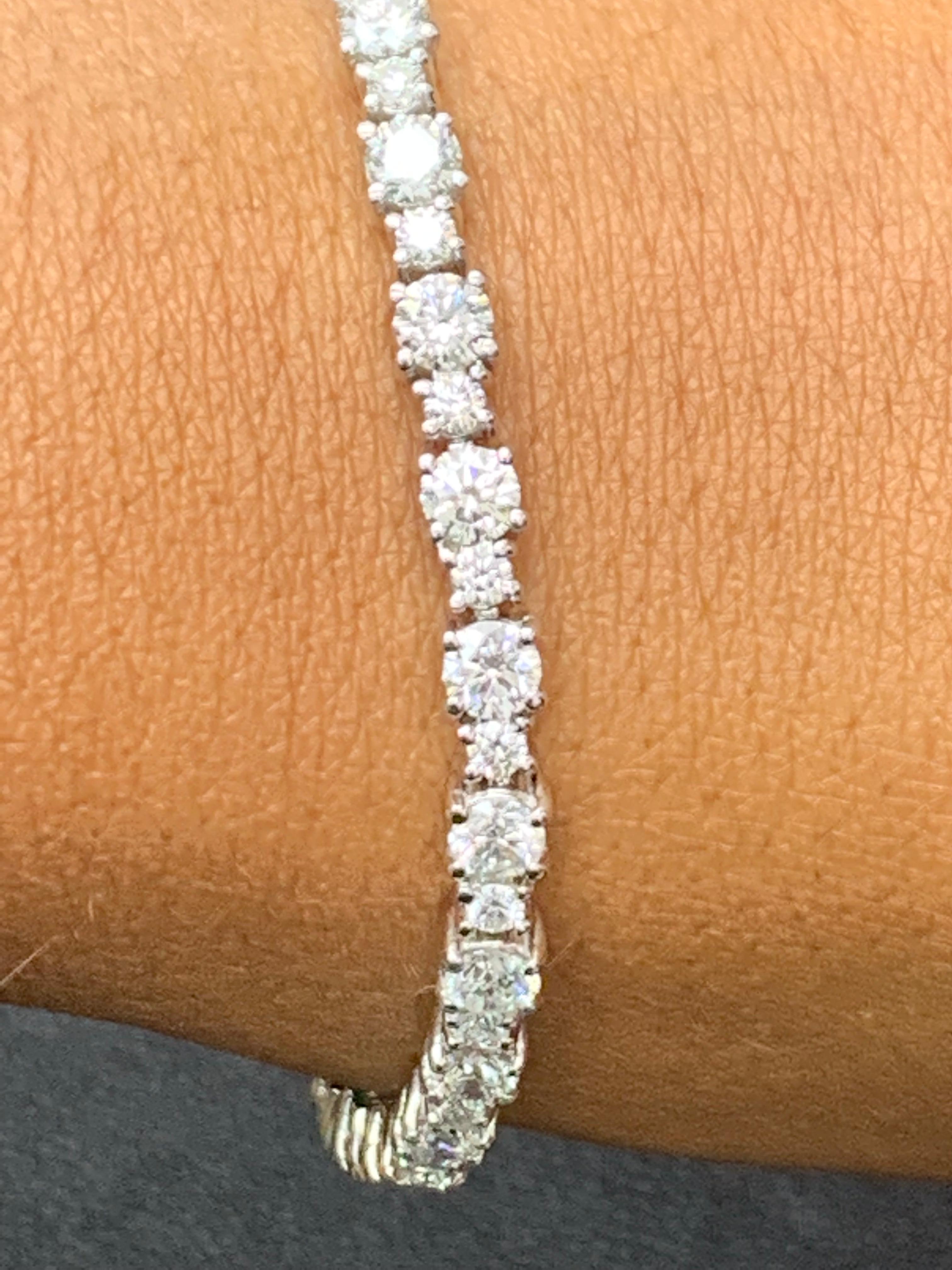 Bracelet tennis en or blanc 14 carats avec diamants taille brillant de 7,01 carats Neuf - En vente à NEW YORK, NY