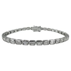 Bracciale da tennis East-West con diamanti taglio smeraldo da 7,01 carati in oro bianco 14K, 7 In