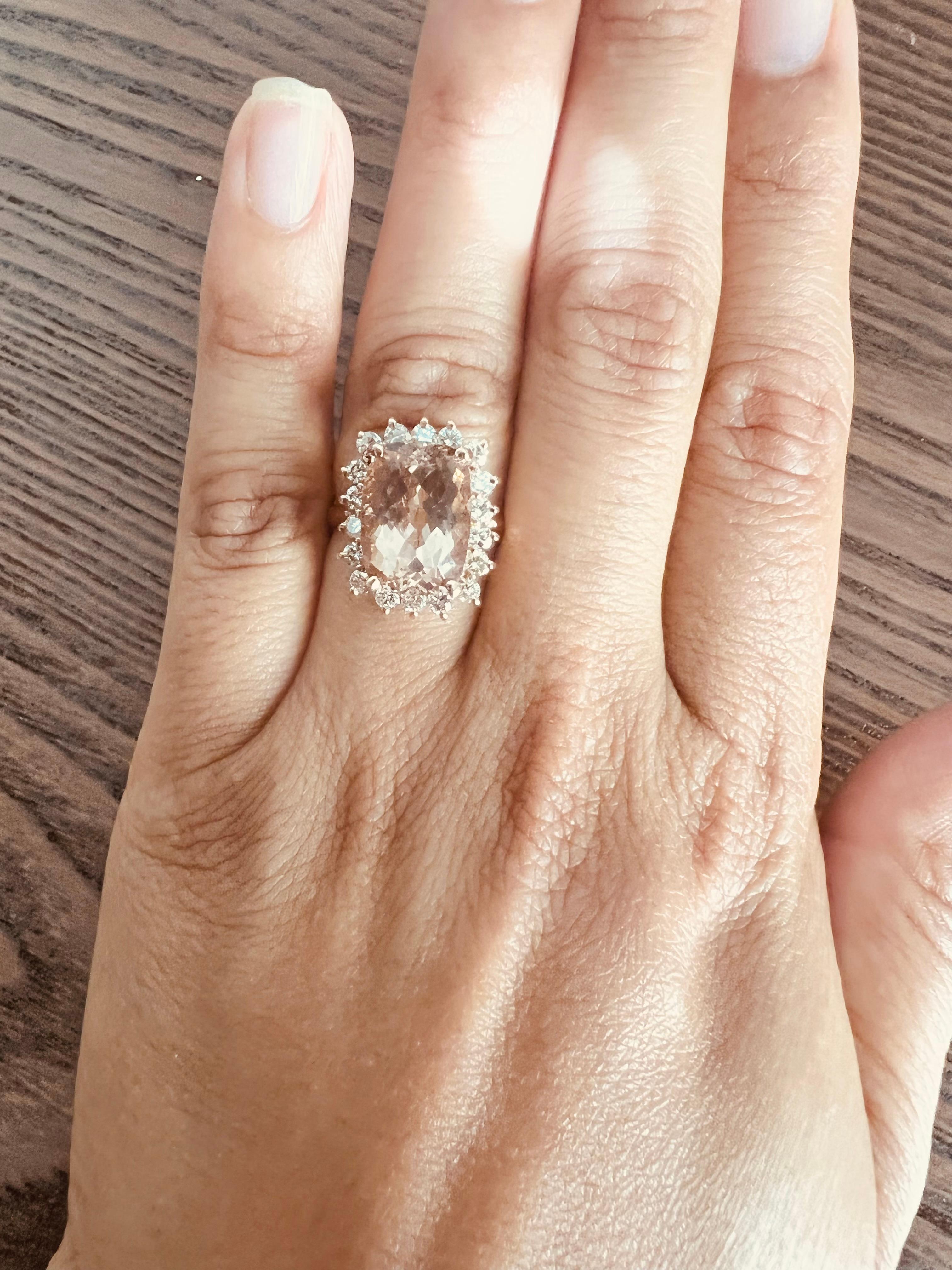 7.01 Carat Morganite Diamond 14 Karat Rose Gold Cocktail Ring In New Condition In Los Angeles, CA