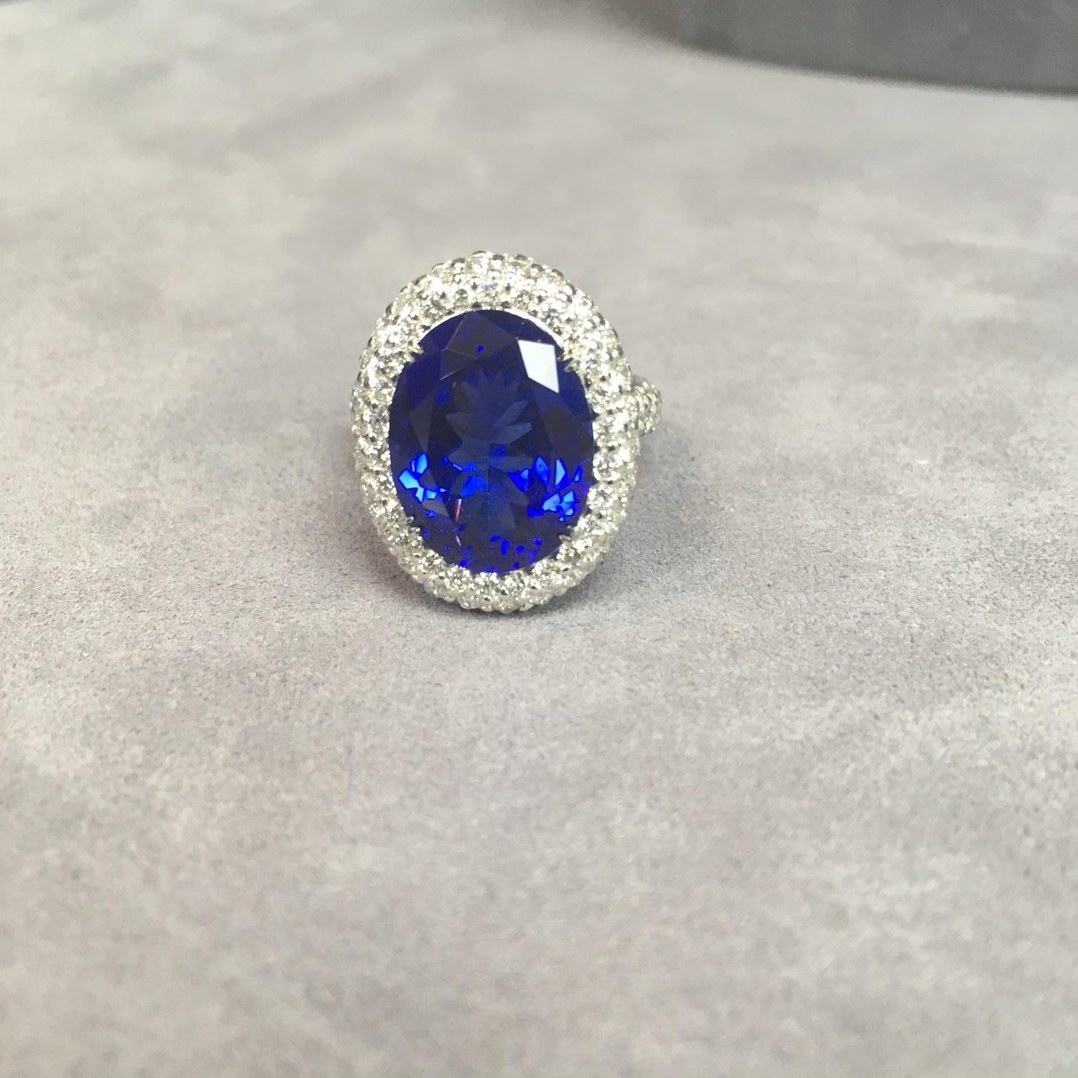 Oval Cut 8.75 Carat Tanzanite and Diamond Ring For Sale