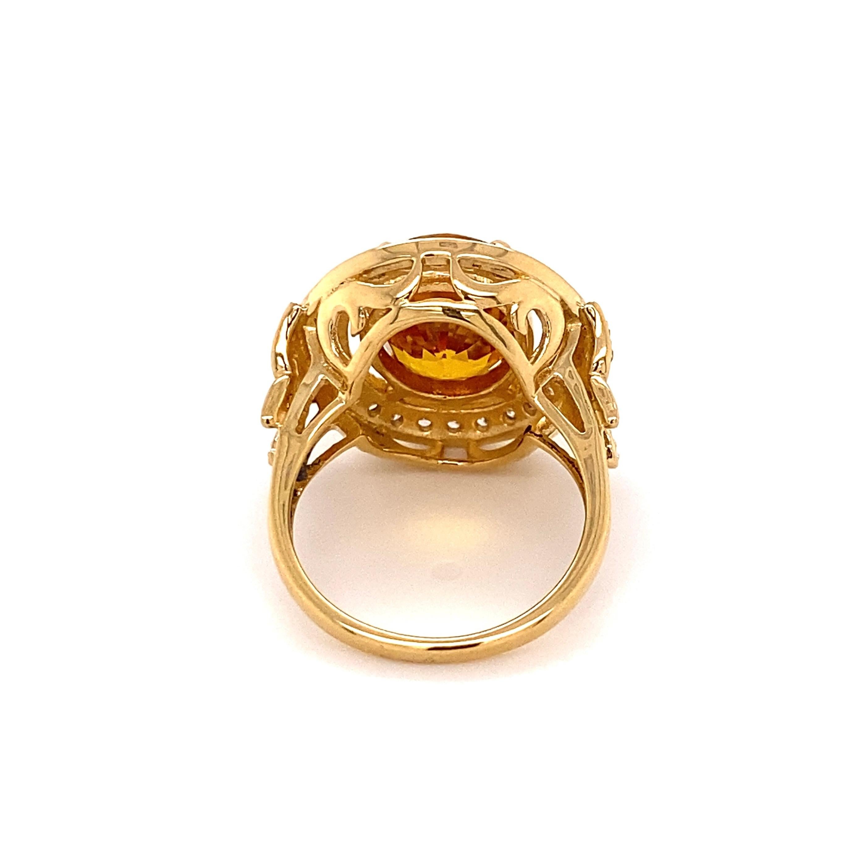 7.01 Carat Yellow Sapphire and Diamond Gold Ring Estate Fine Jewelry In Excellent Condition For Sale In Montreal, QC