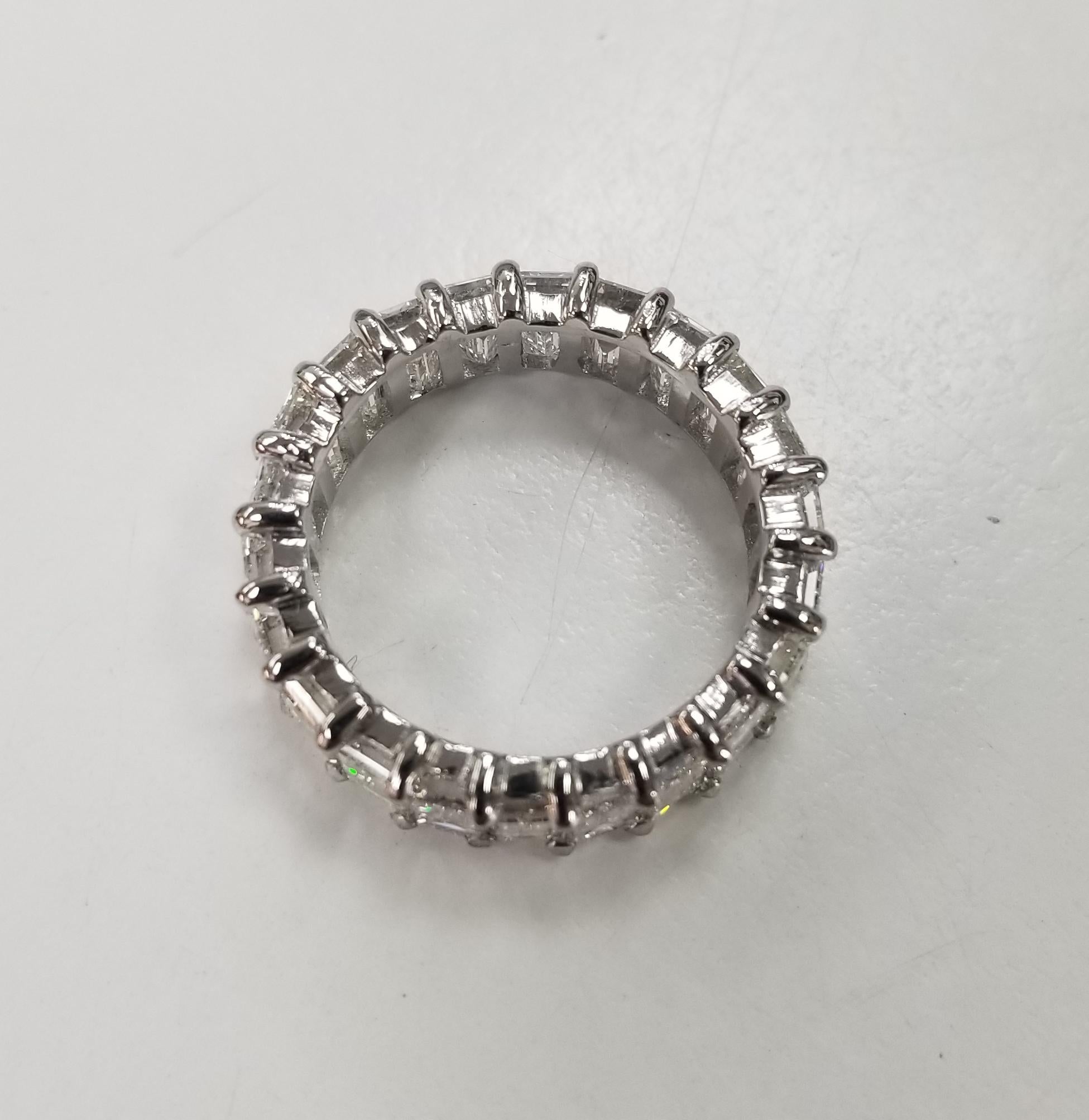 Bracelet éternel en platine avec diamant taille baguette de 7,02 carats Neuf - En vente à Los Angeles, CA