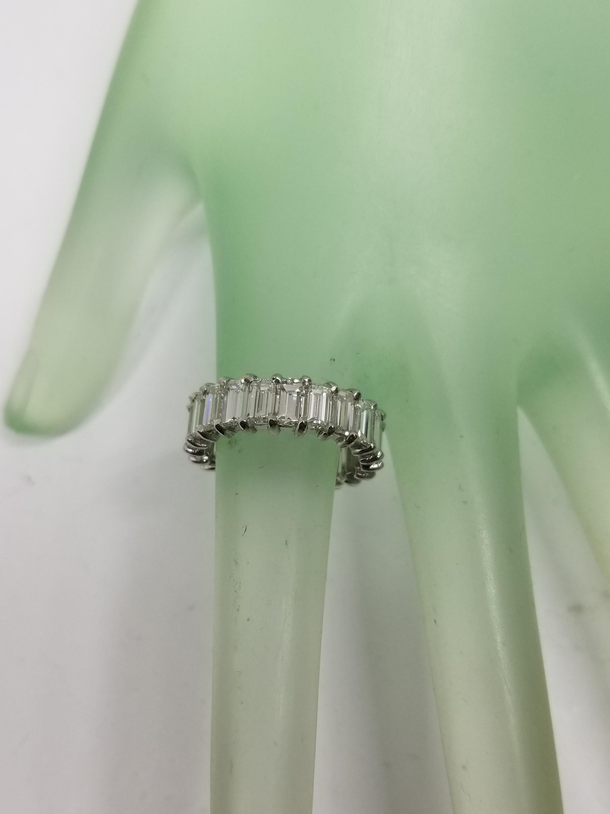7.02 Carat Baguette Cut Platinum Diamond Eternity Band In New Condition For Sale In Los Angeles, CA