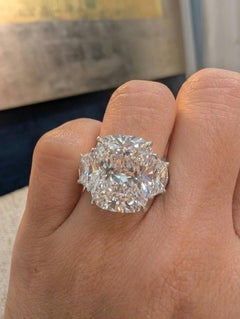 7,02 Karat Diamant-Dreisteinring im Kissenschliff GIA zertifiziert