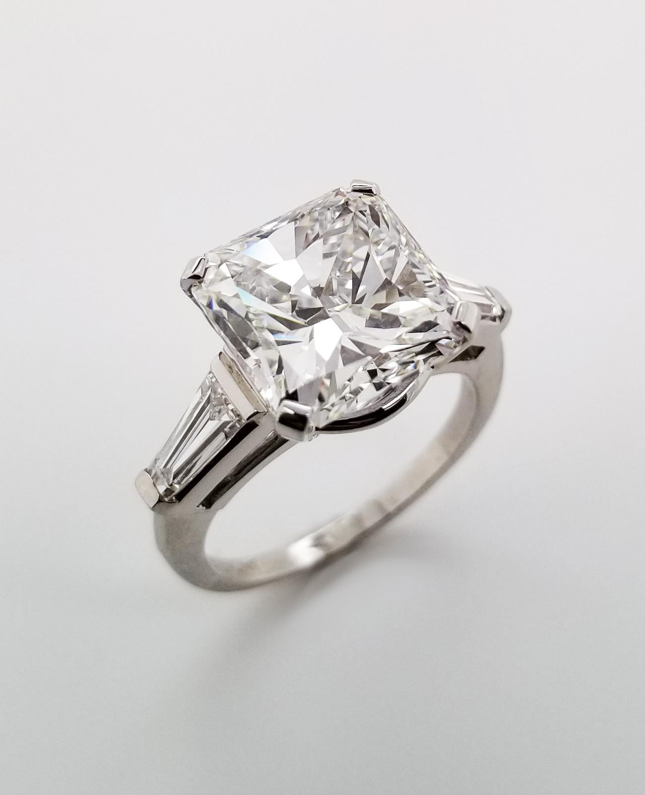 7 Carats Radiant Cut Diamond Engagement Ring in Platinum, IGI 2