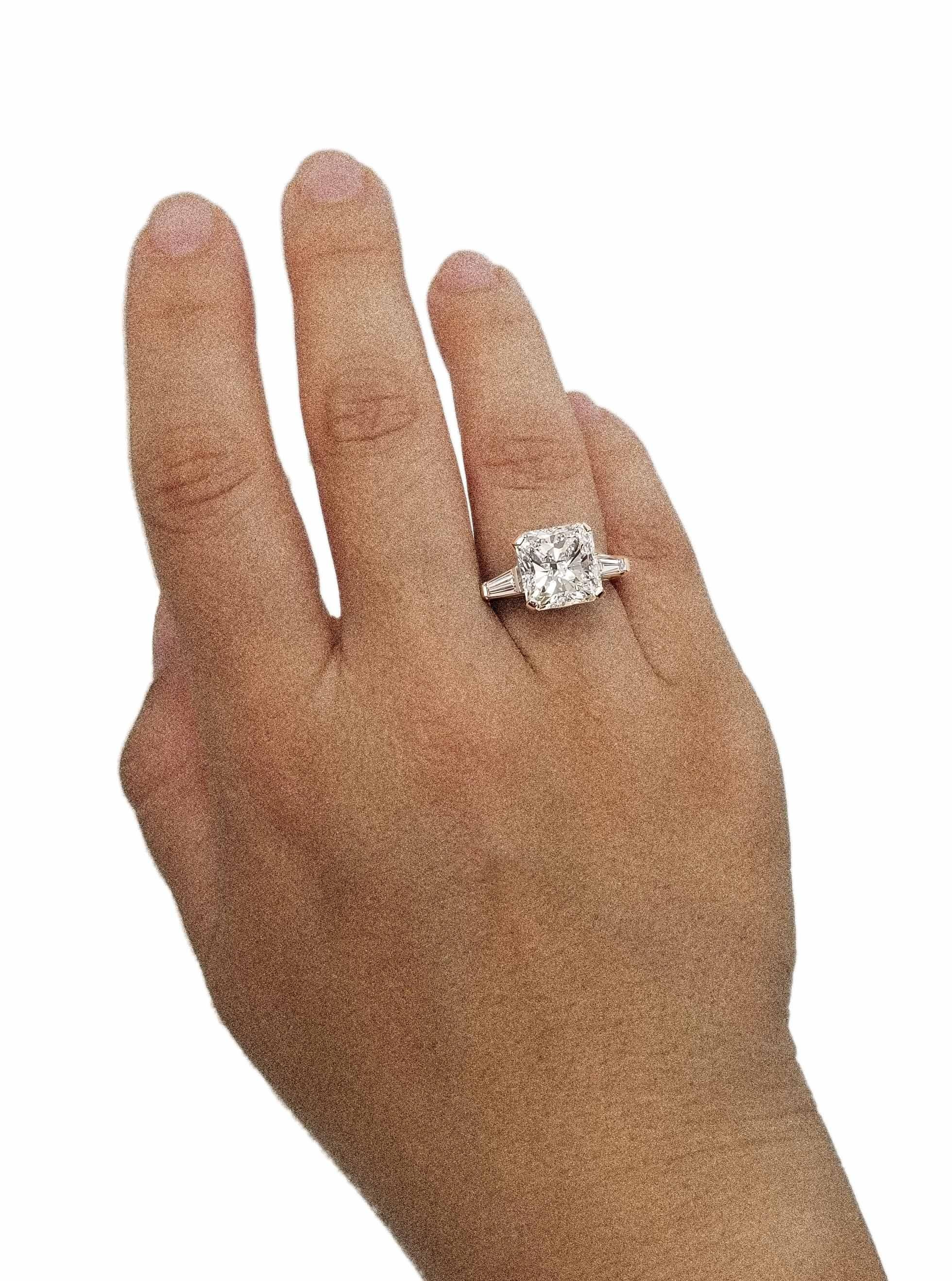 Contemporary 7 Carats Radiant Cut Diamond Engagement Ring in Platinum, IGI