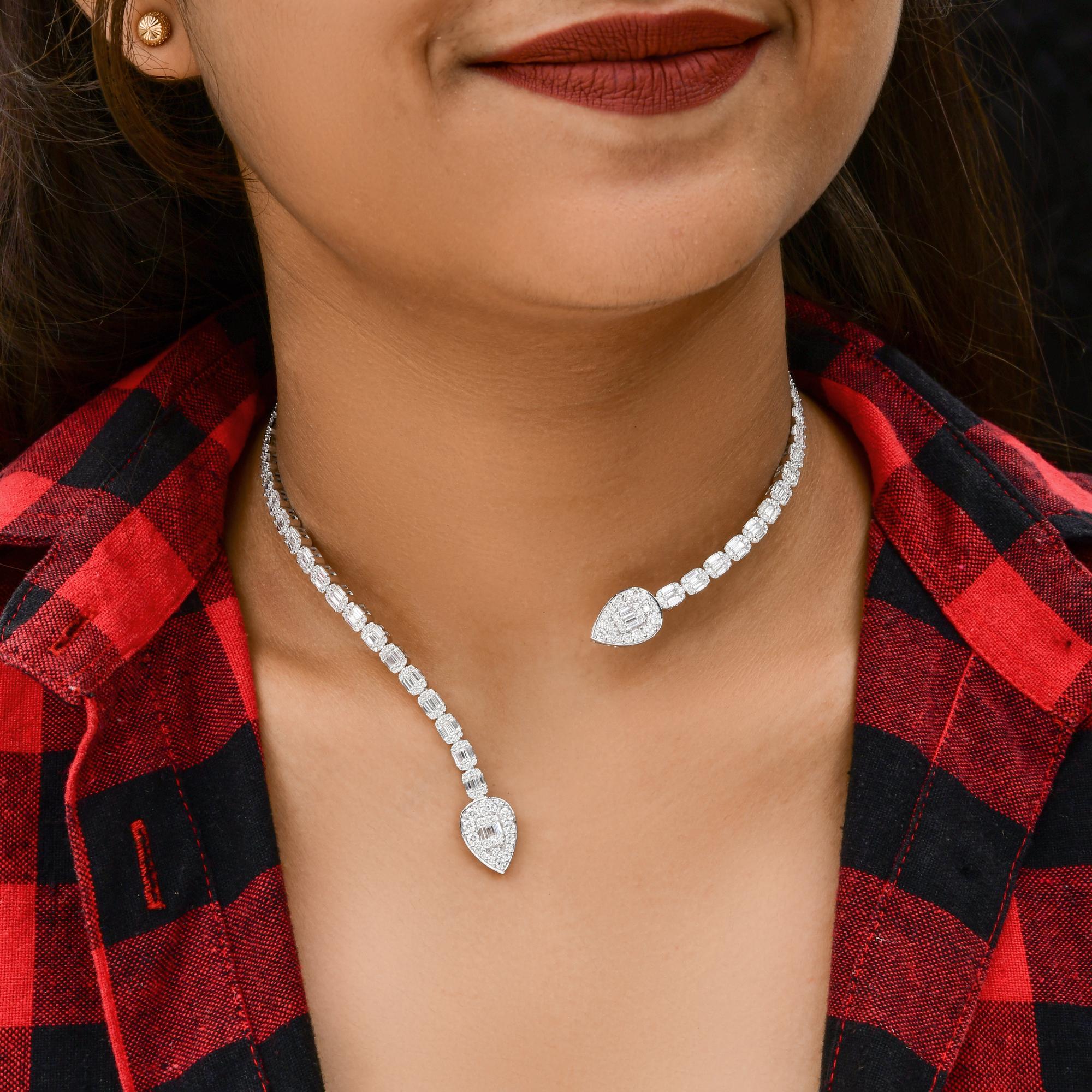 Collier ras du cou en or blanc avec diamant baguette de 7,02 carats SI Clarity HI Color Pour femmes en vente