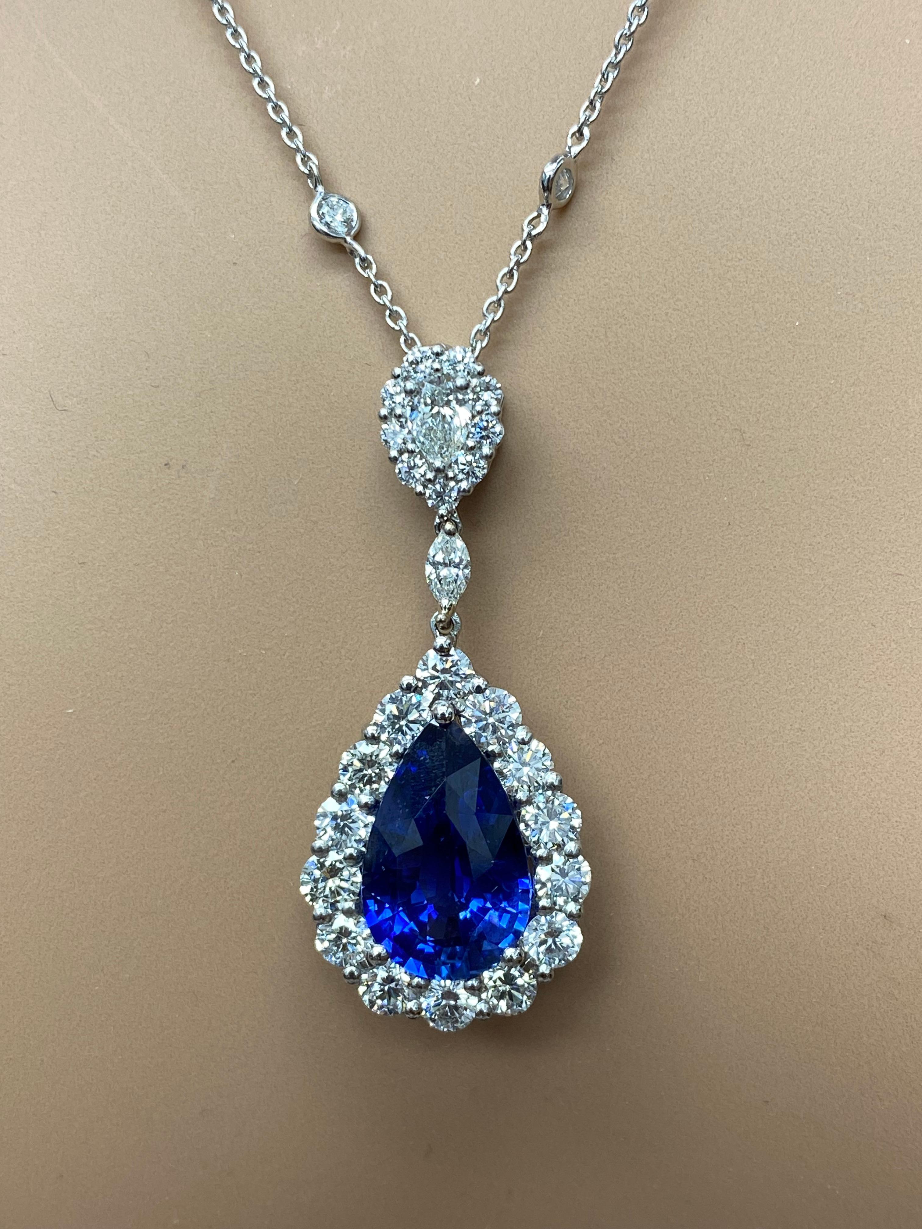 Donna Collana con zaffiri e diamanti a forma di pera da 7,03 carati in oro bianco 18 carati in vendita