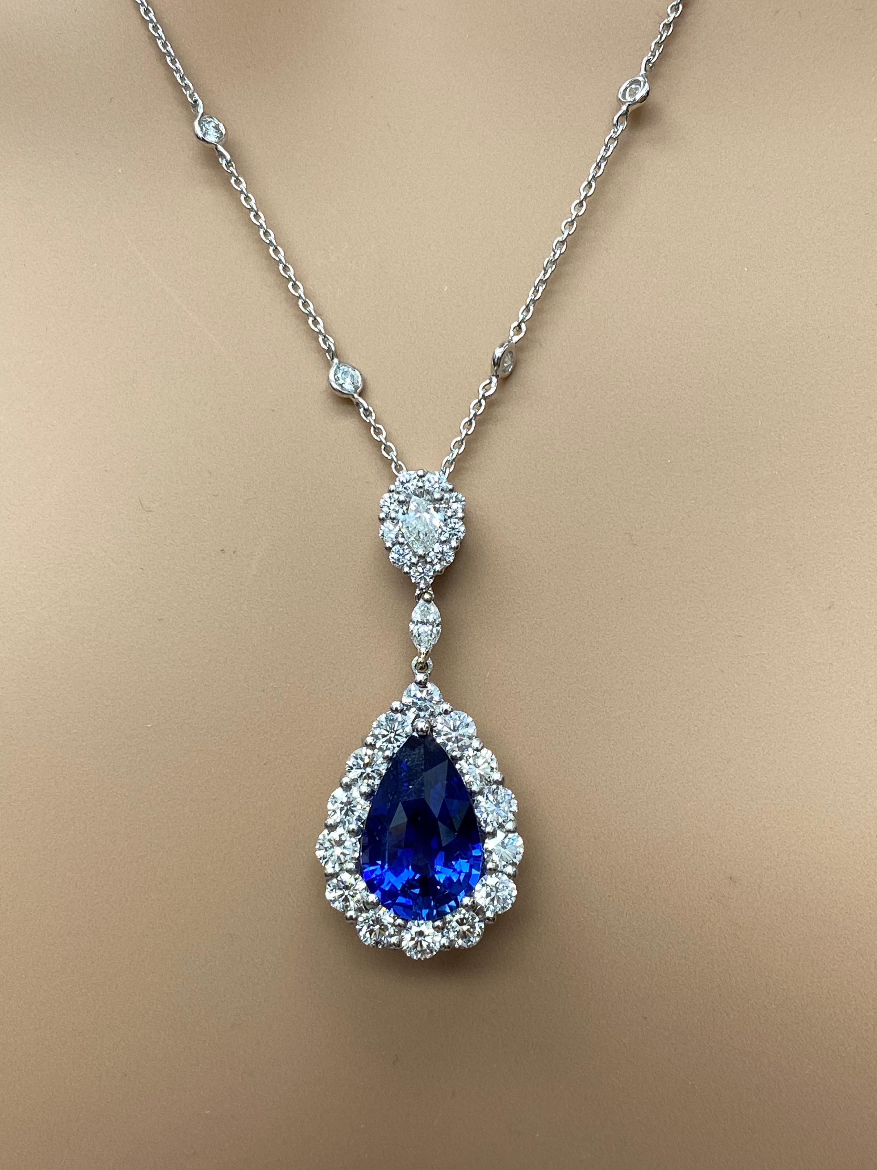Collana con zaffiri e diamanti a forma di pera da 7,03 carati in oro bianco 18 carati in vendita 3
