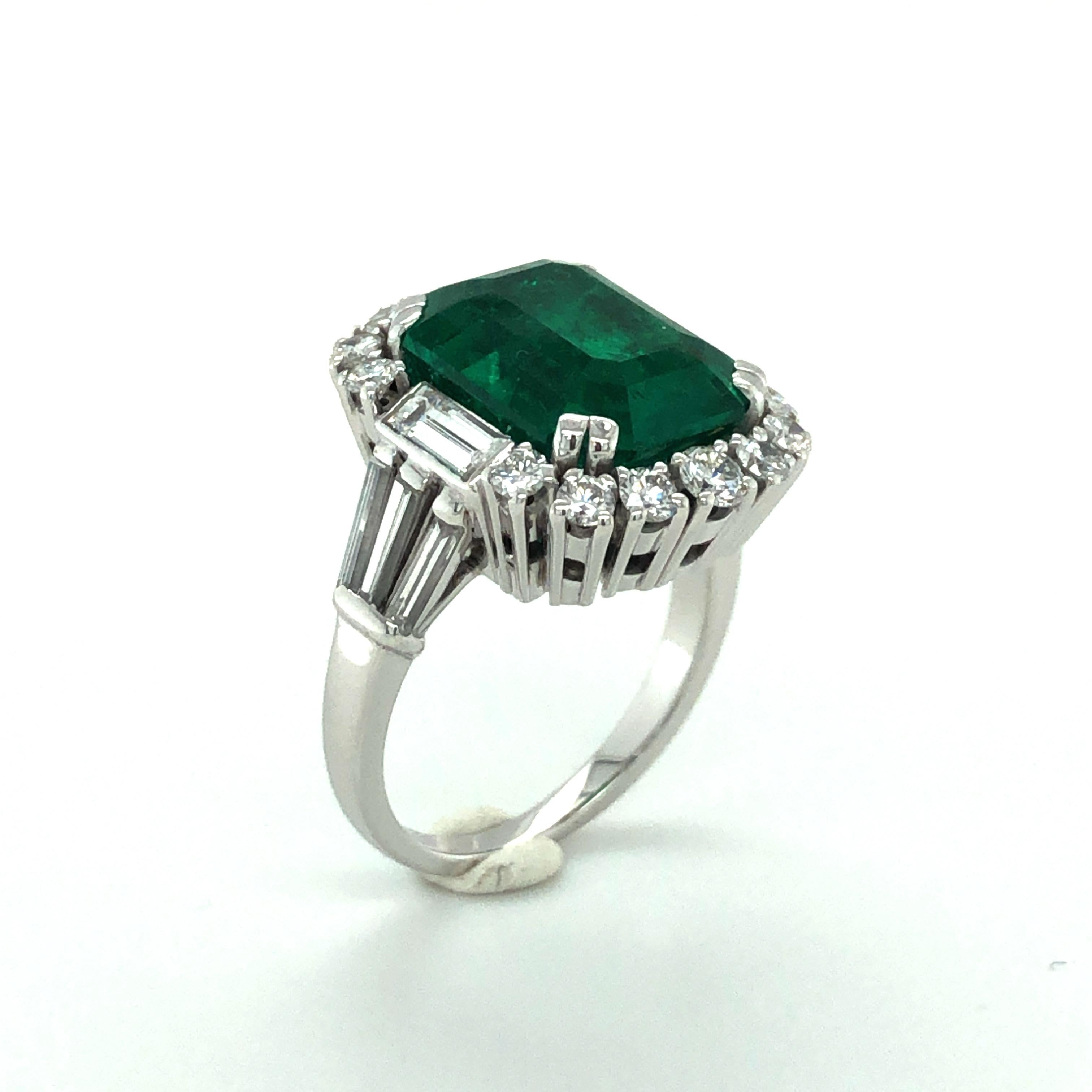 Women's or Men's 7.03 Carat Colombian Emerald and Diamond Ring in 18 Karat White Gold