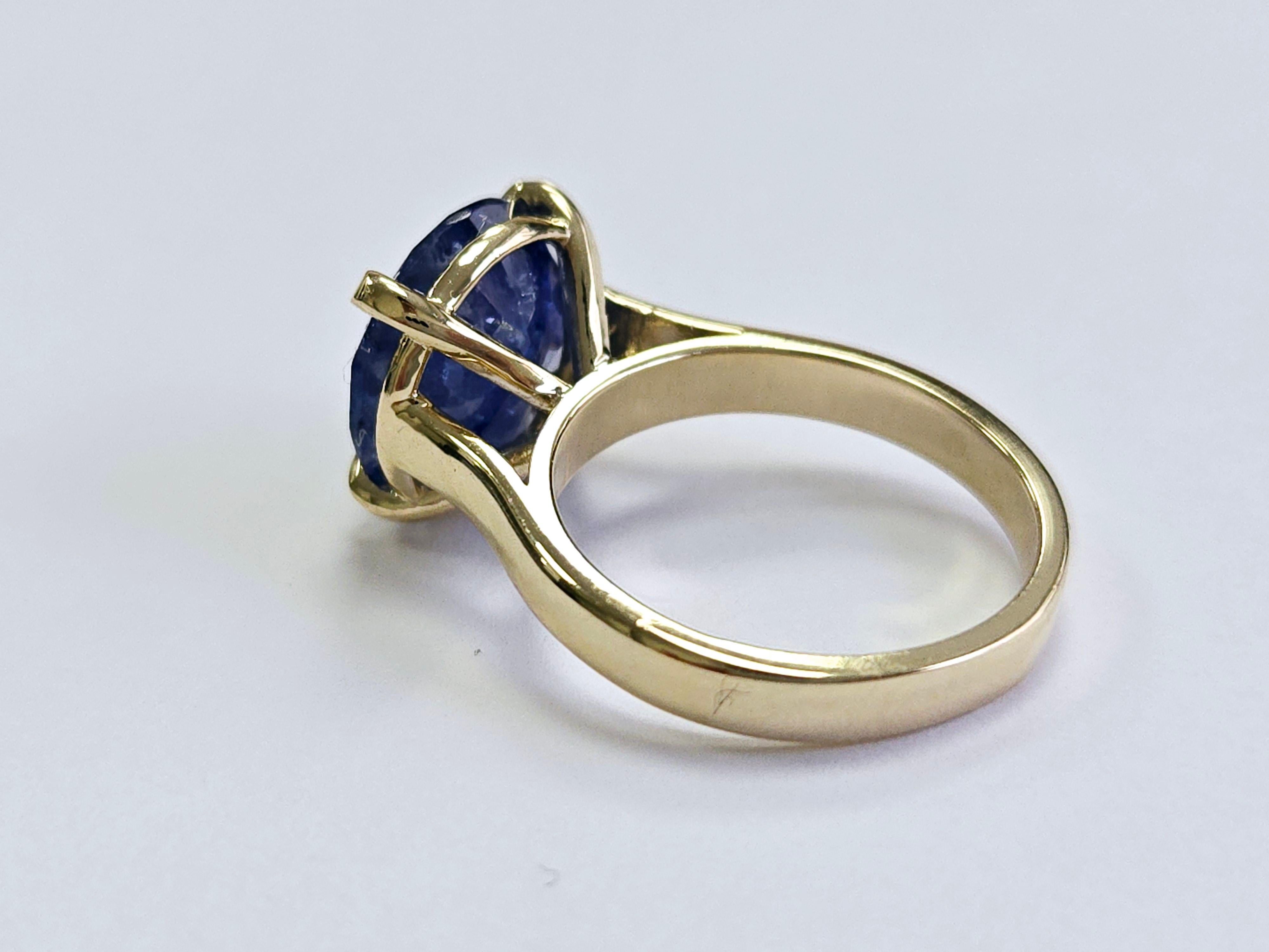 7,03 Karat runder natürlicher Saphir Ring 14 Karat Gelbgold Damen im Angebot