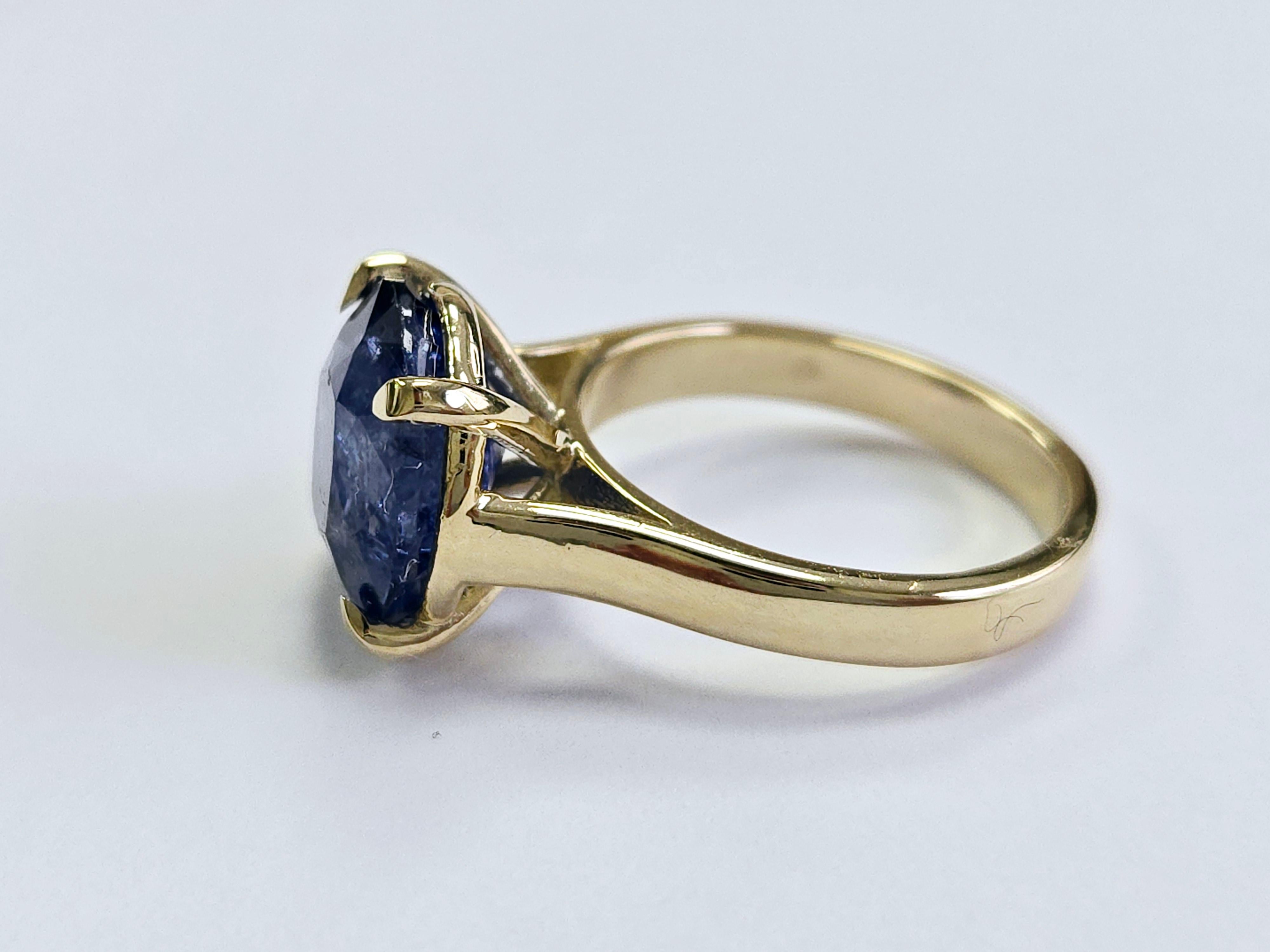 7,03 Karat runder natürlicher Saphir Ring 14 Karat Gelbgold im Angebot 1