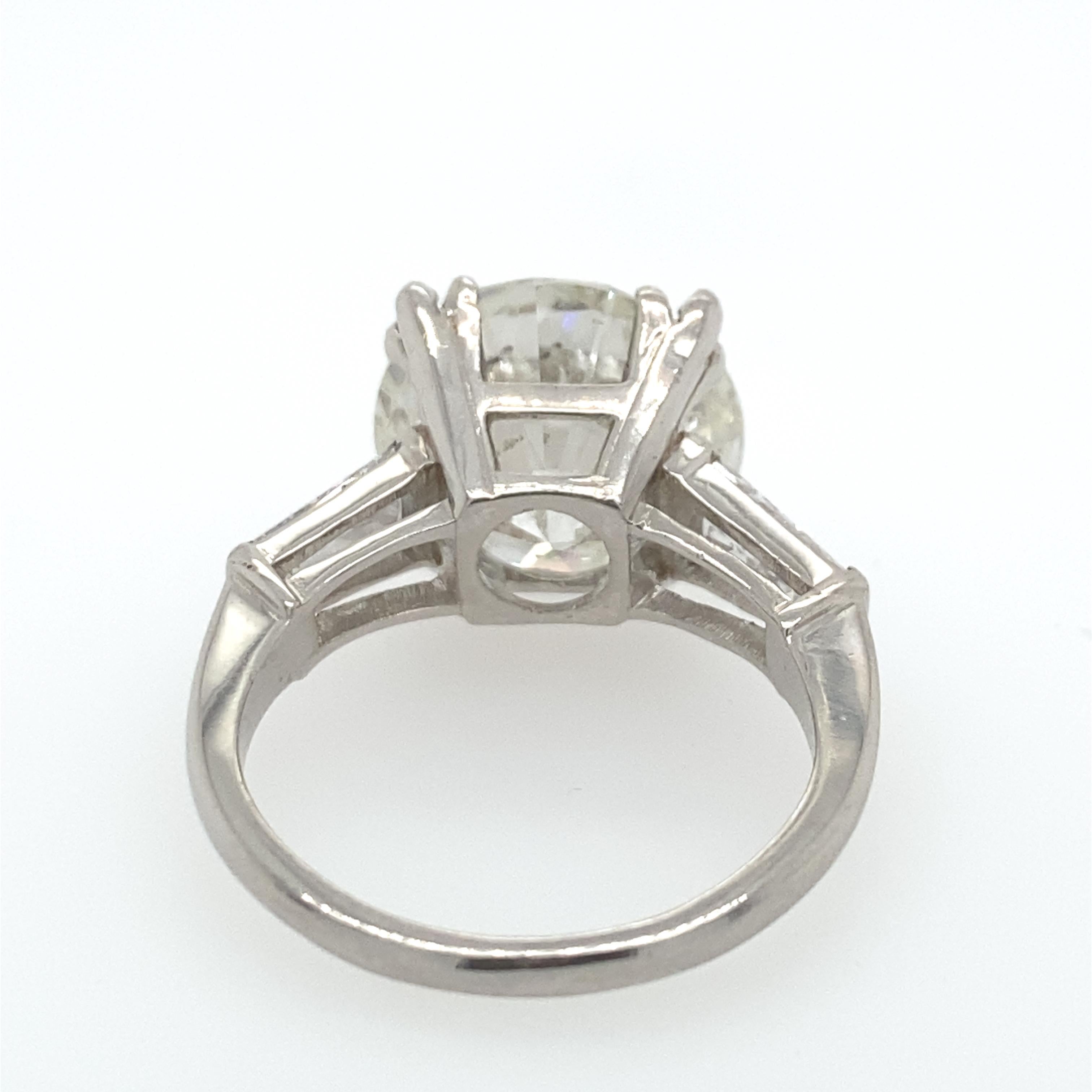 round diamond tapered baguettes