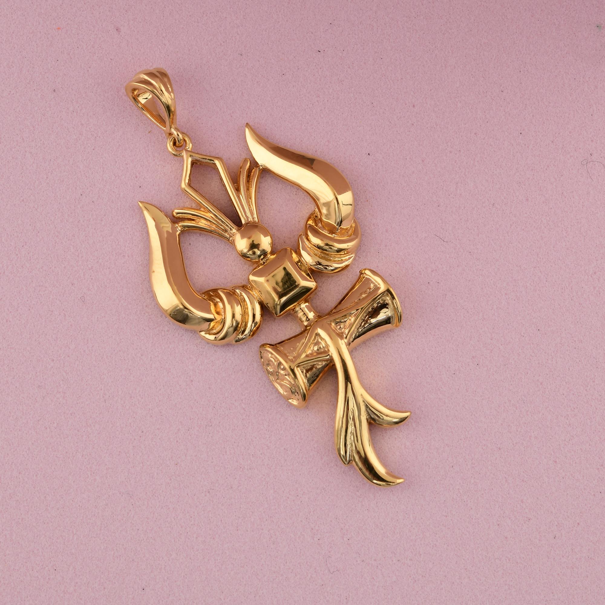 Modern 7.04 Grams 18 Karat Yellow Gold Religious Pendant Handmade Jewelry 45 mm For Sale