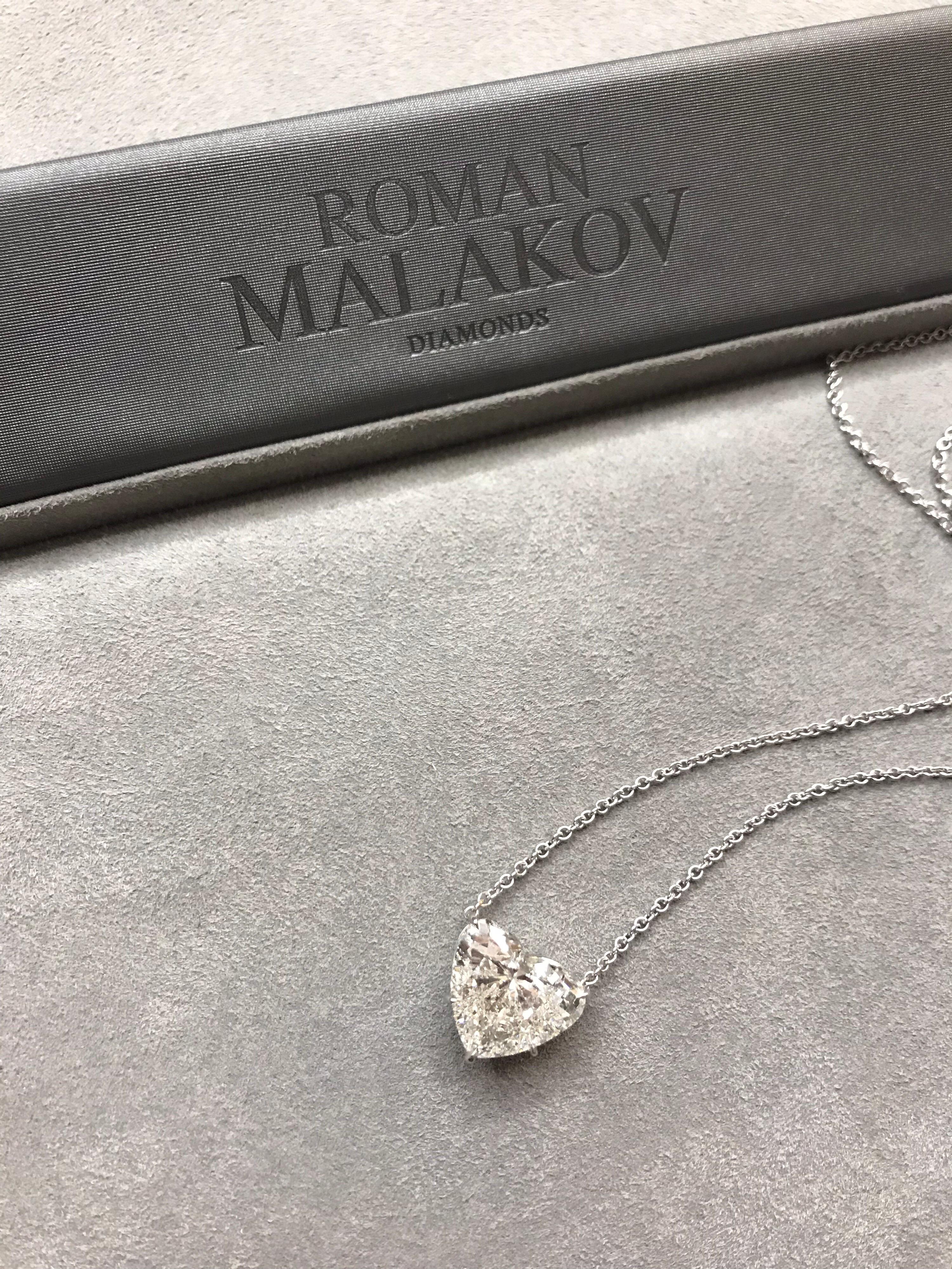 Women's Roman Malakov 7.05 Carat Total Heart Shape Diamond Pendant Necklace For Sale