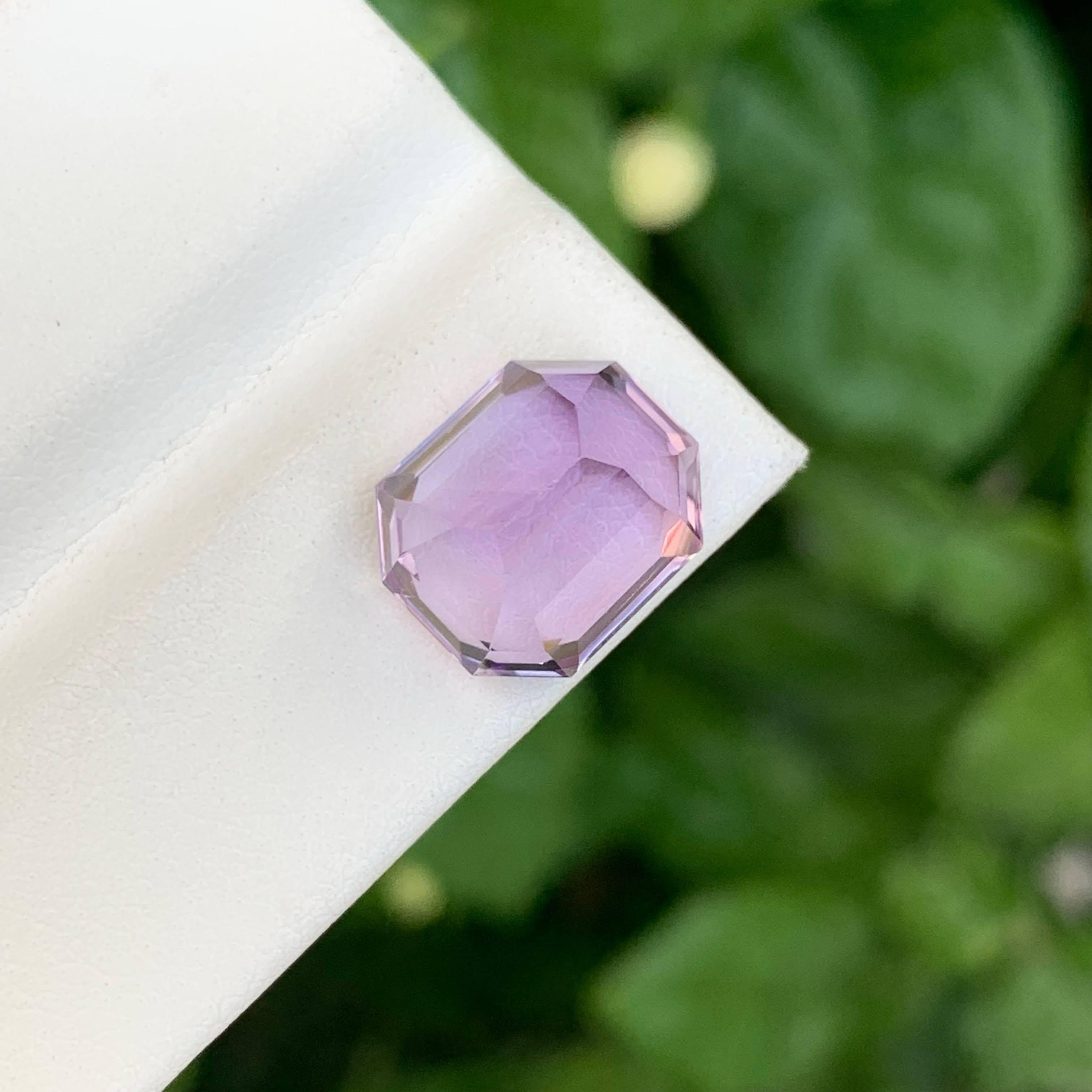 7,05 Karat Natürliche Lose Rose De France Amethyst Smaragdschliff Brasilianischer Edelstein im Zustand „Neu“ im Angebot in Bangkok, TH