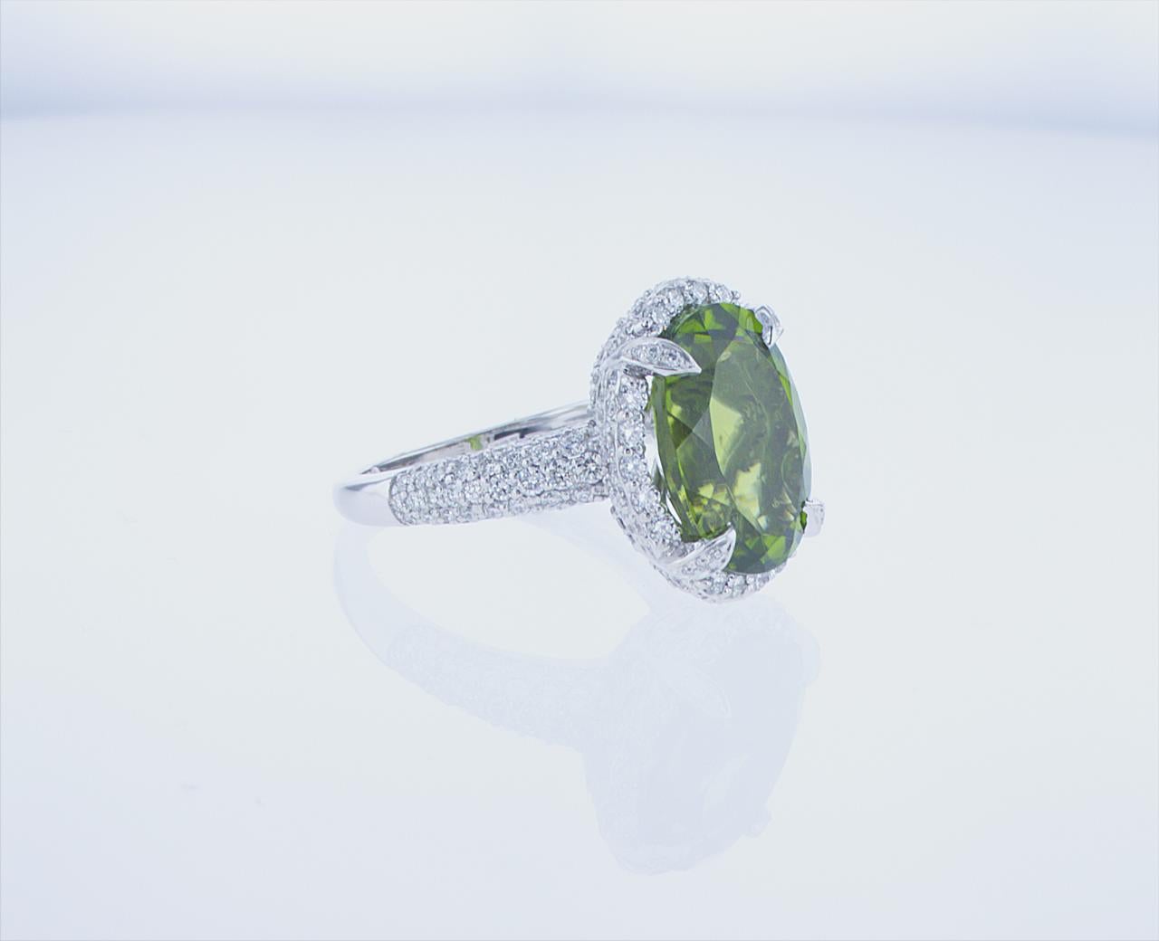 7.05 Carat Oval Peridot Cocktail Ring in 18k White Gold with Palladium For Sale 1