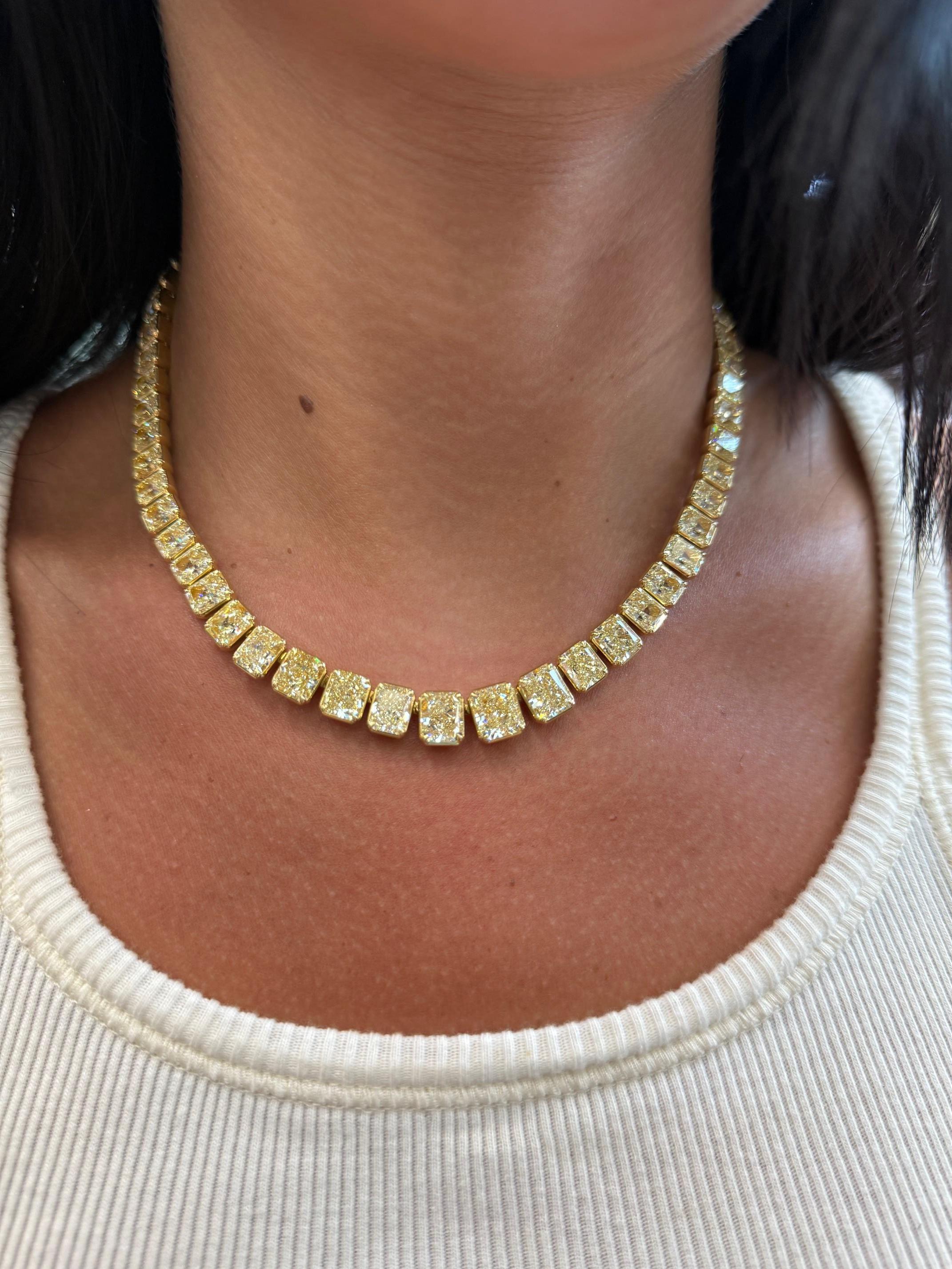 70,52 Quilates Collar de Diamantes de Corte Radiante Amarillo Fantasía Moderno en venta