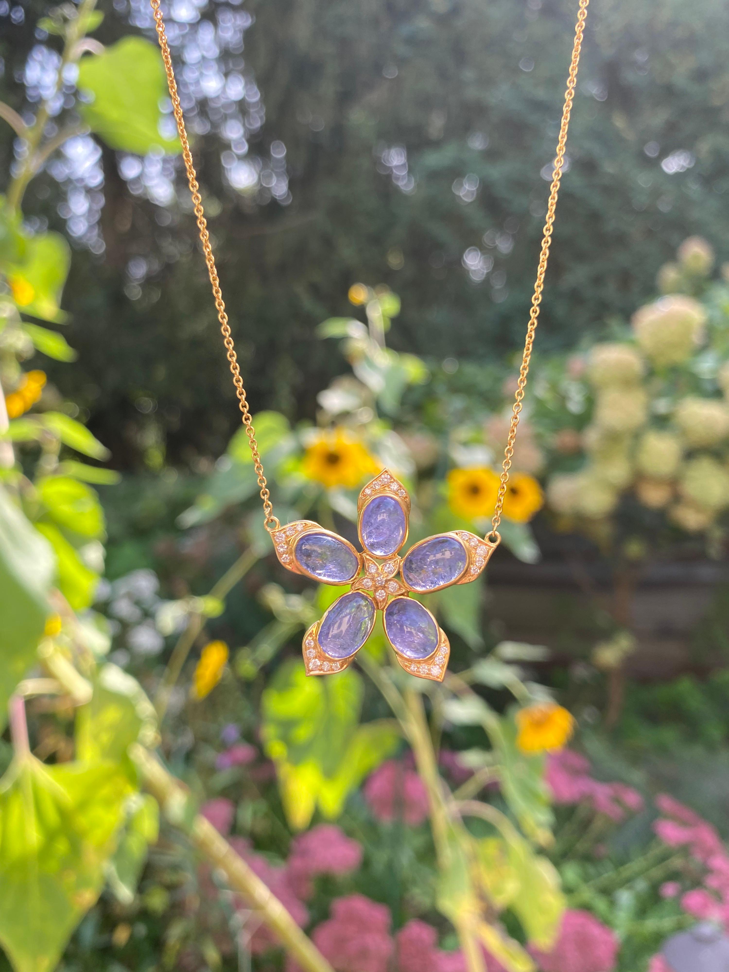 7.05cts Tanzanite, Diamond and Gold Flower Necklace by Lauren Harper For Sale 2