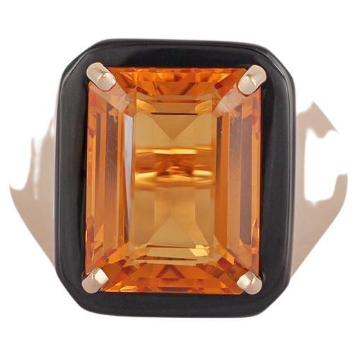 7.06 Carat Citrine & Black Onyx Ring Studded in 18K Yellow Gold For Sale